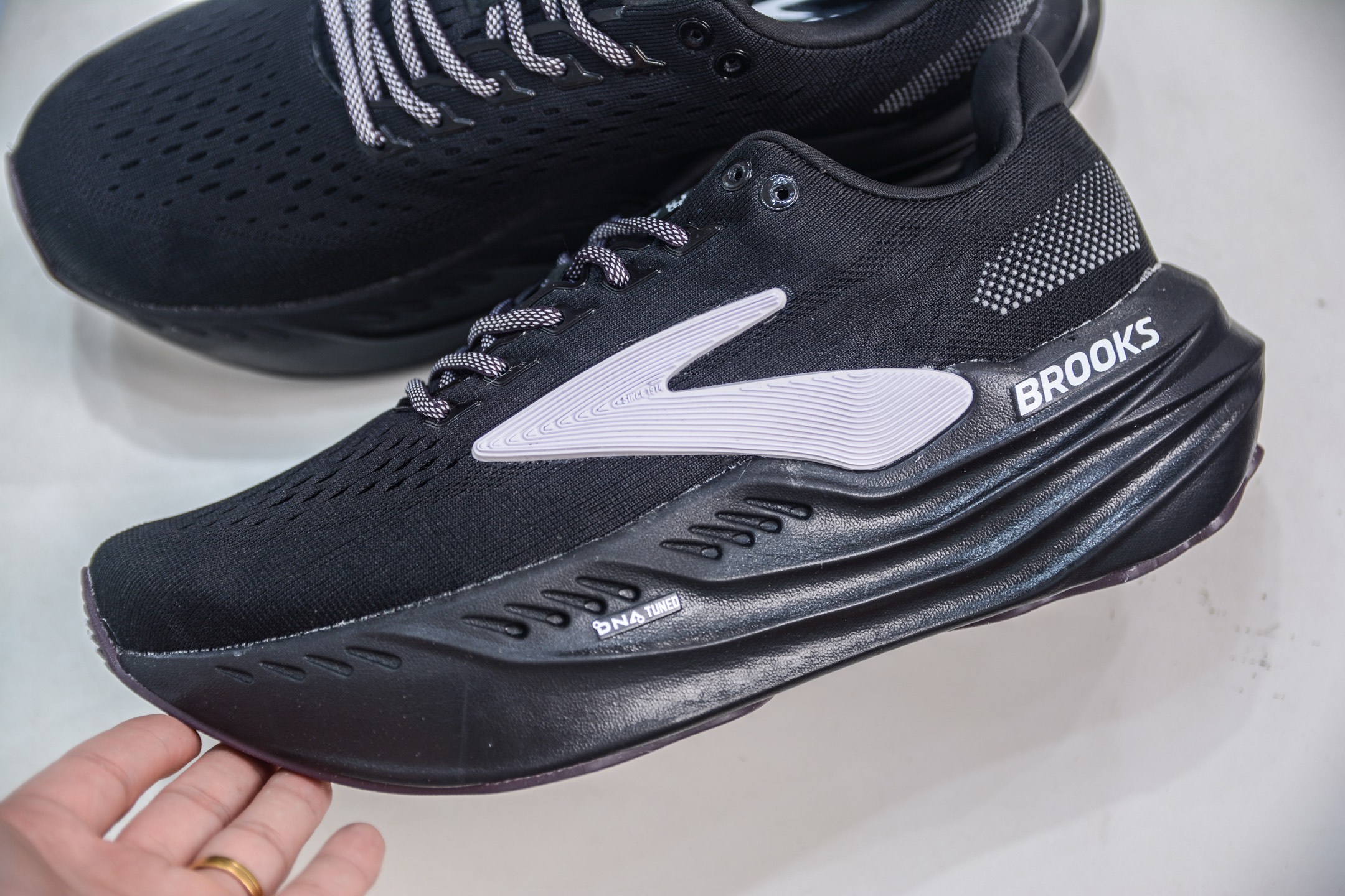 180 Brooks布鲁克斯 Glycerin max 舒适简约防滑耐磨低帮跑步鞋 烈风2系列低帮透气缓震支撑休闲运动慢跑鞋 1204361B-067-Chinese UA Cheap High Quatity Brand Clothes Bags handbags Sneakers wholesale wholesaler seller from China Factory suppliers Fashion Clothing Shoes best Quality Beautiful Price 180 Brooks布鲁克斯 Glycerin max 舒适简约防滑耐磨低帮跑步鞋 烈风2系列低帮透气缓震支撑休闲运动慢跑鞋 1204361B-067