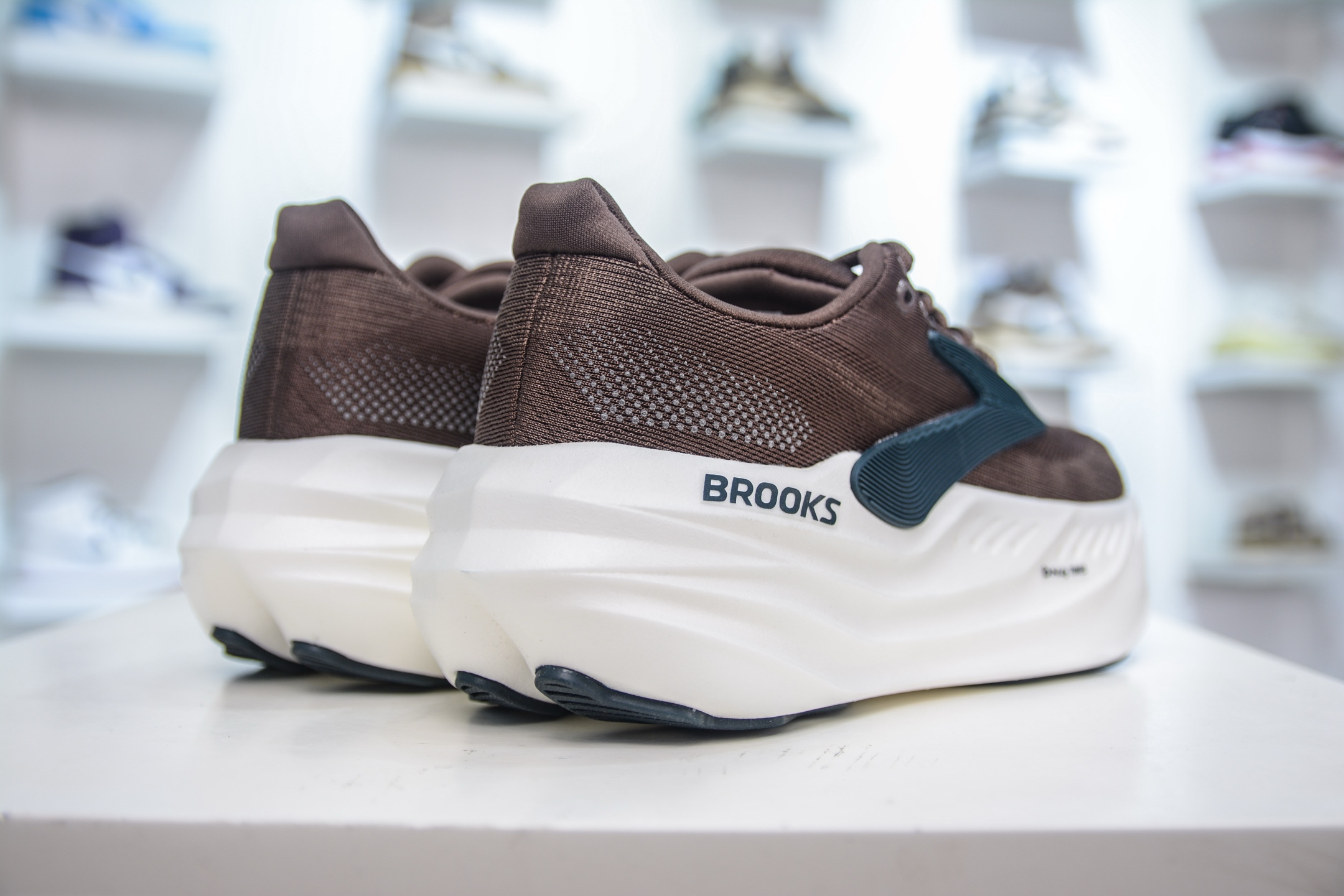 180 Brooks布鲁克斯 Glycerin max 舒适简约防滑耐磨低帮跑步鞋 110447D284-Chinese UA Cheap High Quatity Brand Clothes Bags handbags Sneakers wholesale wholesaler seller from China Factory suppliers Fashion Clothing Shoes best Quality Beautiful Price 180 Brooks布鲁克斯 Glycerin max 舒适简约防滑耐磨低帮跑步鞋 110447D284