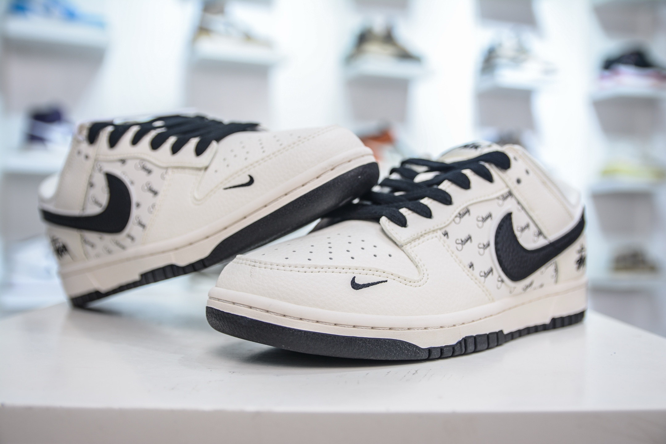 280 Nike SB Dunk Low X Stussy 斯图西联名-米白黑勾 JP1628-023-Chinese UA Cheap High Quatity Brand Clothes Bags handbags Sneakers wholesale wholesaler seller from China Factory suppliers Fashion Clothing Shoes best Quality Beautiful Price 280 Nike SB Dunk Low X Stussy 斯图西联名-米白黑勾 JP1628-023