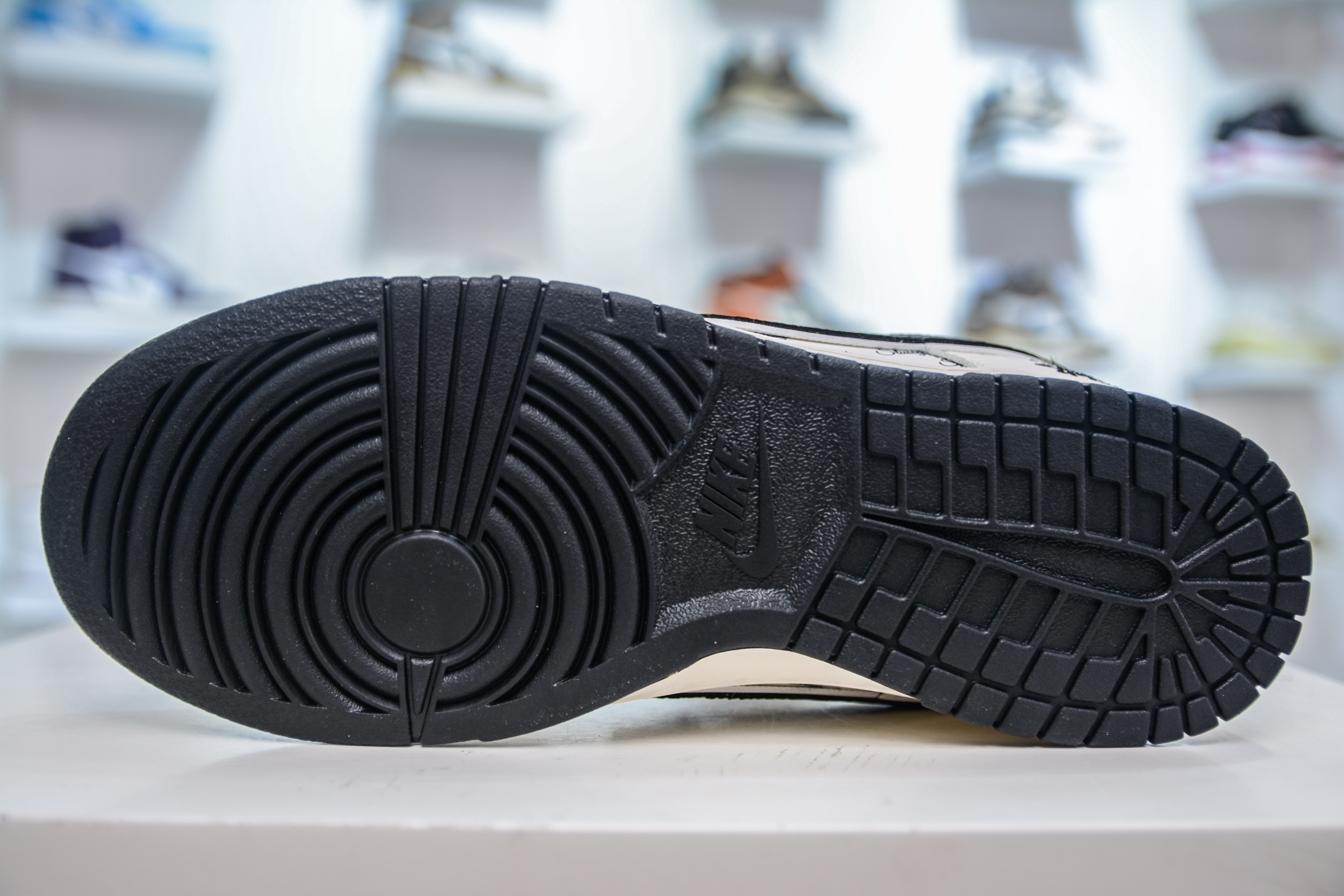 280 Nike SB Dunk Low X Stussy 斯图西联名-米白黑勾 JP1628-023-Chinese UA Cheap High Quatity Brand Clothes Bags handbags Sneakers wholesale wholesaler seller from China Factory suppliers Fashion Clothing Shoes best Quality Beautiful Price 280 Nike SB Dunk Low X Stussy 斯图西联名-米白黑勾 JP1628-023