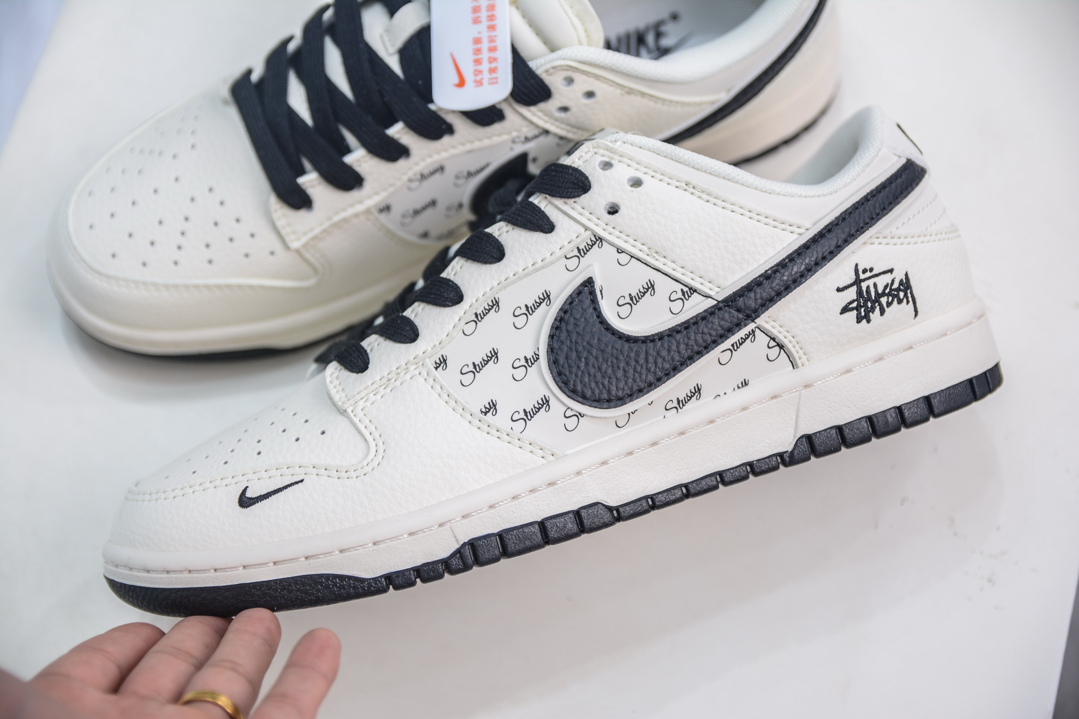 280 Nike SB Dunk Low X Stussy 斯图西联名-米白黑勾 JP1628-023-Chinese UA Cheap High Quatity Brand Clothes Bags handbags Sneakers wholesale wholesaler seller from China Factory suppliers Fashion Clothing Shoes best Quality Beautiful Price 280 Nike SB Dunk Low X Stussy 斯图西联名-米白黑勾 JP1628-023