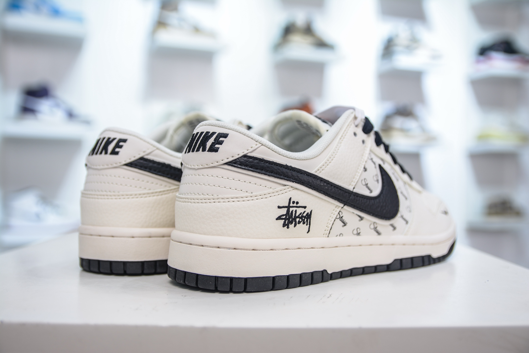 280 Nike SB Dunk Low X Stussy 斯图西联名-米白黑勾 JP1628-023-Chinese UA Cheap High Quatity Brand Clothes Bags handbags Sneakers wholesale wholesaler seller from China Factory suppliers Fashion Clothing Shoes best Quality Beautiful Price 280 Nike SB Dunk Low X Stussy 斯图西联名-米白黑勾 JP1628-023