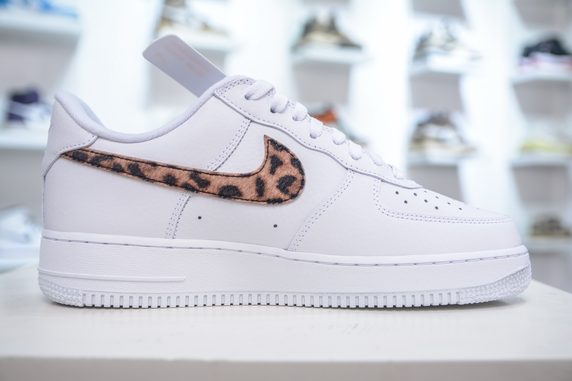 220 HY版纯原 Nike Air Force 1 Low 07 x superme 豹纹白 IM3483-100-Chinese UA Cheap High Quatity Brand Clothes Bags handbags Sneakers wholesale wholesaler seller from China Factory suppliers Fashion Clothing Shoes best Quality Beautiful Price 220 HY版纯原 Nike Air Force 1 Low 07 x superme 豹纹白 IM3483-100