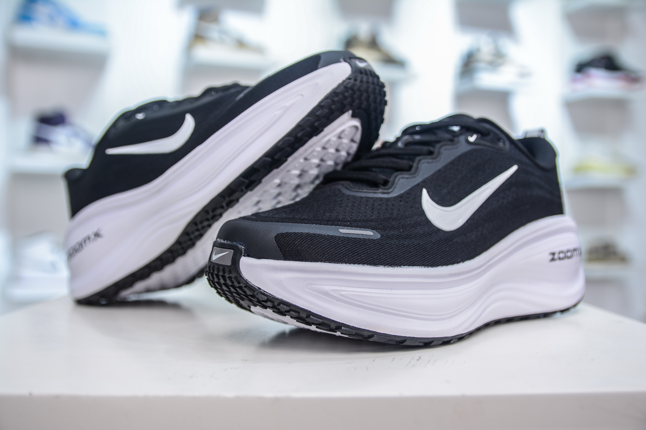 180 Nike Air Zoom Vomero PLUS HV8150-002-Chinese UA Cheap High Quatity Brand Clothes Bags handbags Sneakers wholesale wholesaler seller from China Factory suppliers Fashion Clothing Shoes best Quality Beautiful Price 180 Nike Air Zoom Vomero PLUS HV8150-002