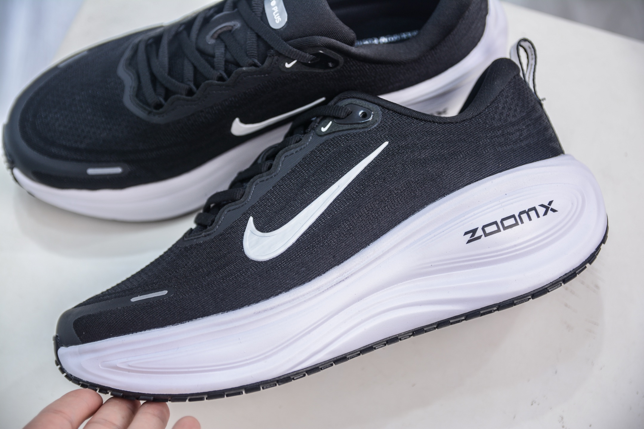 180 Nike Air Zoom Vomero PLUS HV8150-002-Chinese UA Cheap High Quatity Brand Clothes Bags handbags Sneakers wholesale wholesaler seller from China Factory suppliers Fashion Clothing Shoes best Quality Beautiful Price 180 Nike Air Zoom Vomero PLUS HV8150-002