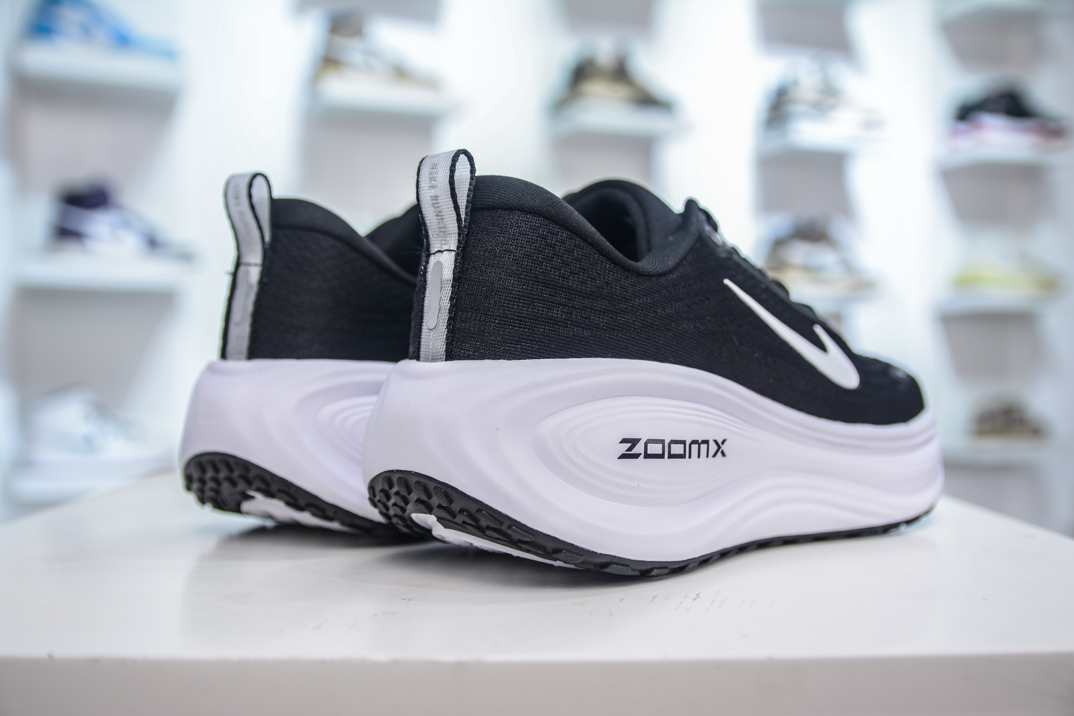 180 Nike Air Zoom Vomero PLUS HV8150-002-Chinese UA Cheap High Quatity Brand Clothes Bags handbags Sneakers wholesale wholesaler seller from China Factory suppliers Fashion Clothing Shoes best Quality Beautiful Price 180 Nike Air Zoom Vomero PLUS HV8150-002