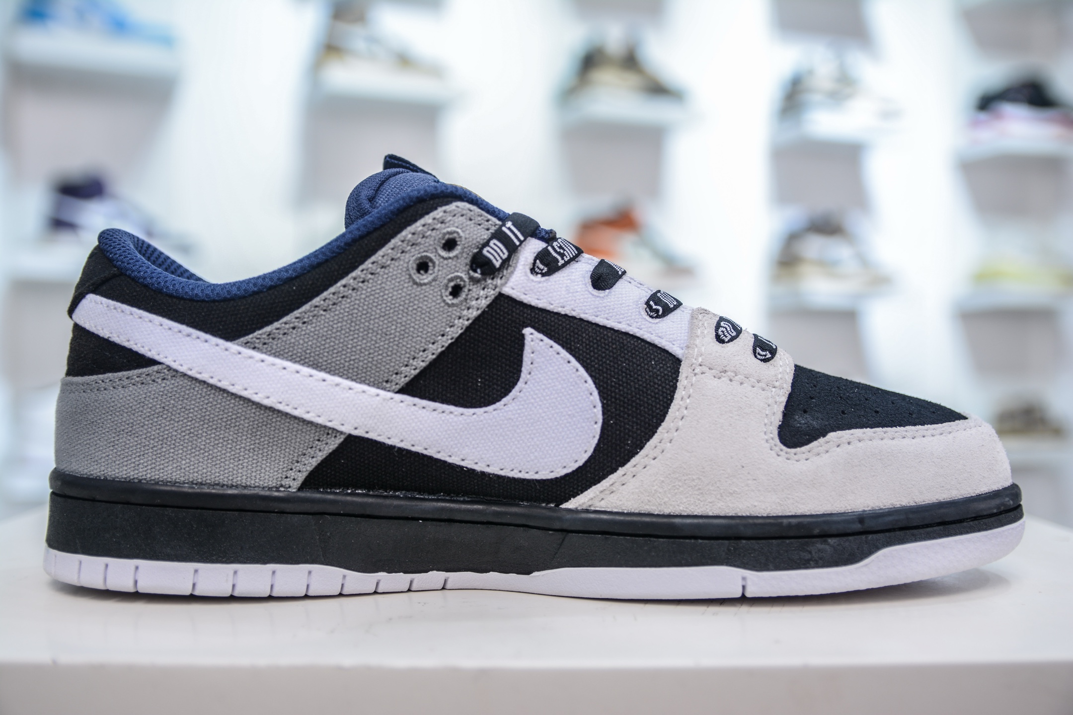 Nike SB Dunk Low Blue Grey Canvas Affordable King DX6775-400 Sneakers 3 i1751038088597 8363 0 2