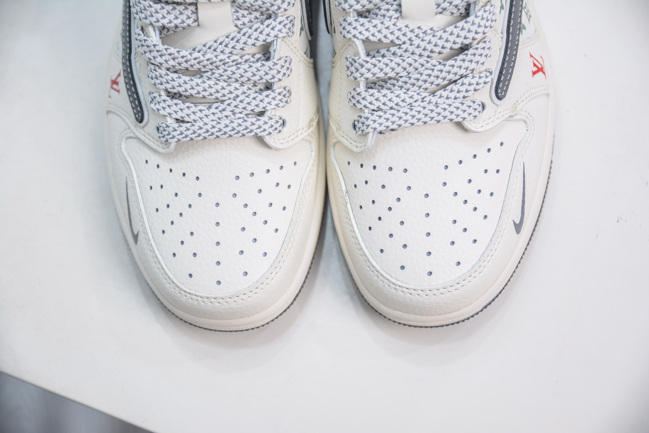 TS x Air Jordan x Louis Vuitton Air Jordan 1 Low - White Grey Red 9 i1751038161605 7957 0 8