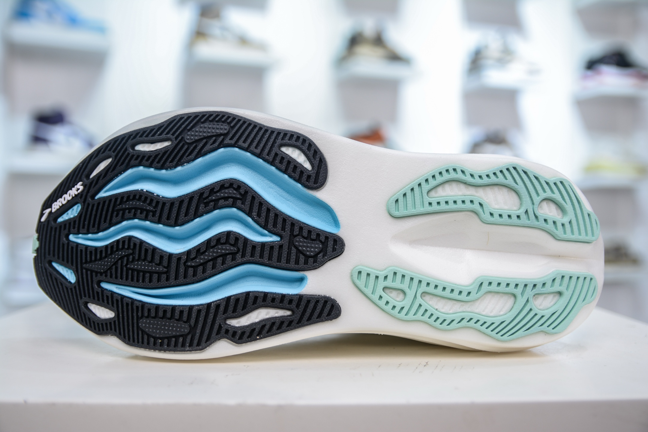 Brooks Glycerin Max Running Shoes: Comfortable, Breathable, and Supportive 6 i1751038438945 6662 0 4