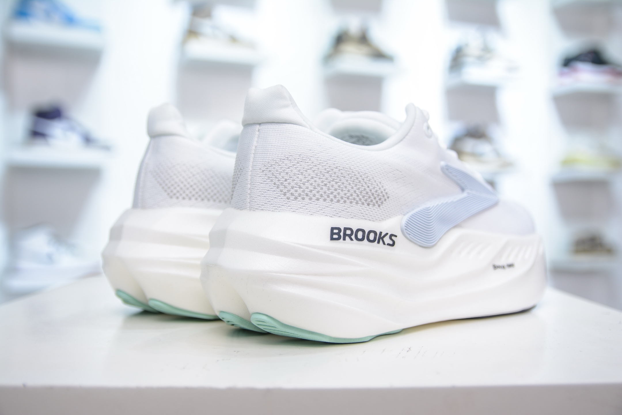 Brooks Glycerin Max Running Shoes: Comfortable, Breathable, and Supportive 7 i1751038439076 1174 0 5