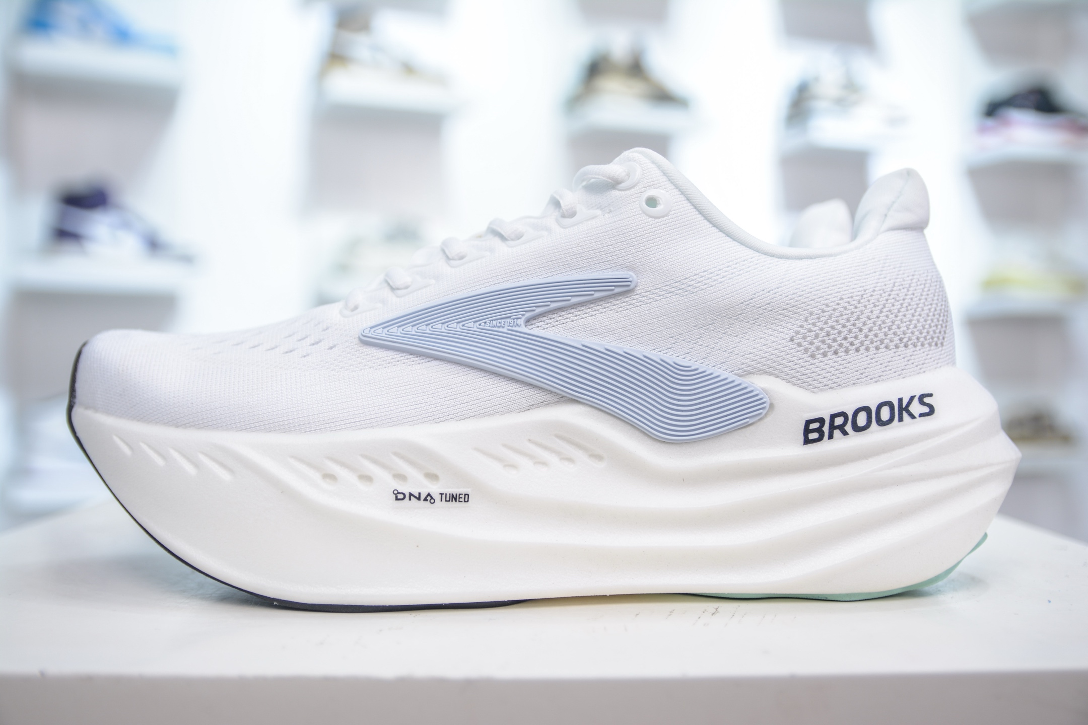 Brooks Glycerin Max Running Shoes: Comfortable, Breathable, and Supportive 2 i1751038439085 6807 0 0