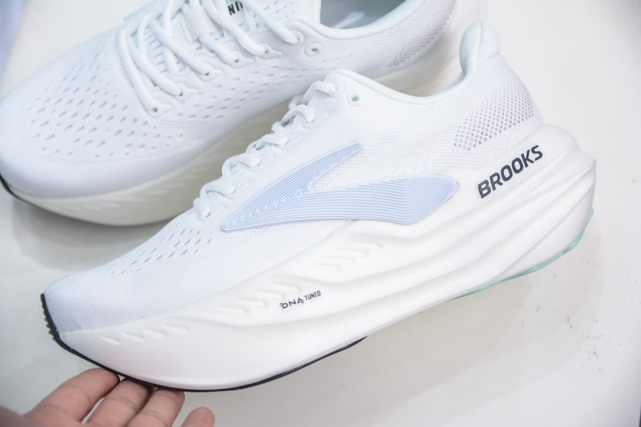 Brooks Glycerin Max Running Shoes: Comfortable, Breathable, and Supportive 8 i1751038440582 1891 0 6