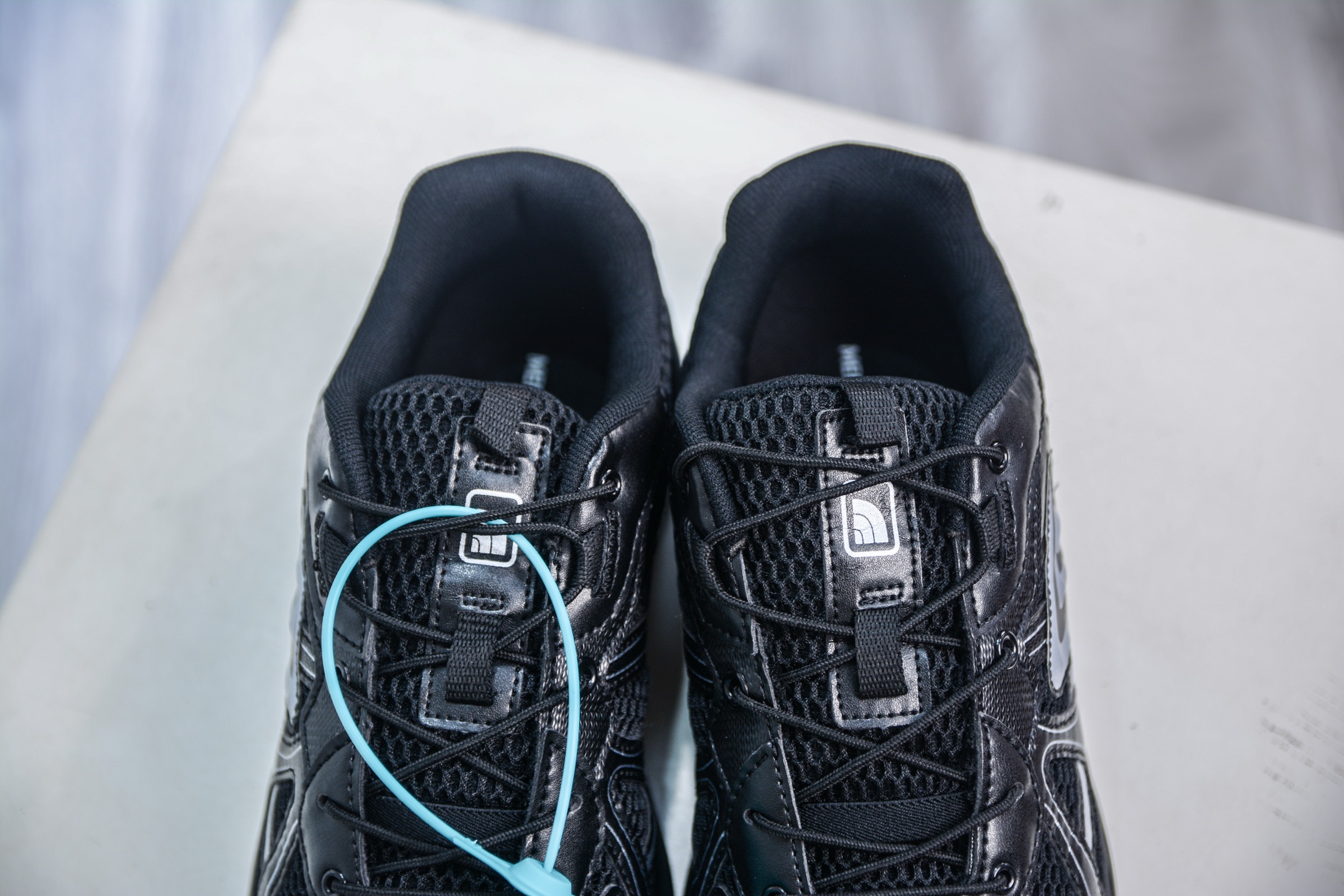 The North Face Solid Tech Low-Top Lifestyle Sneakers - Comfortable and Durable 9 i1751038564007 2454 0 7