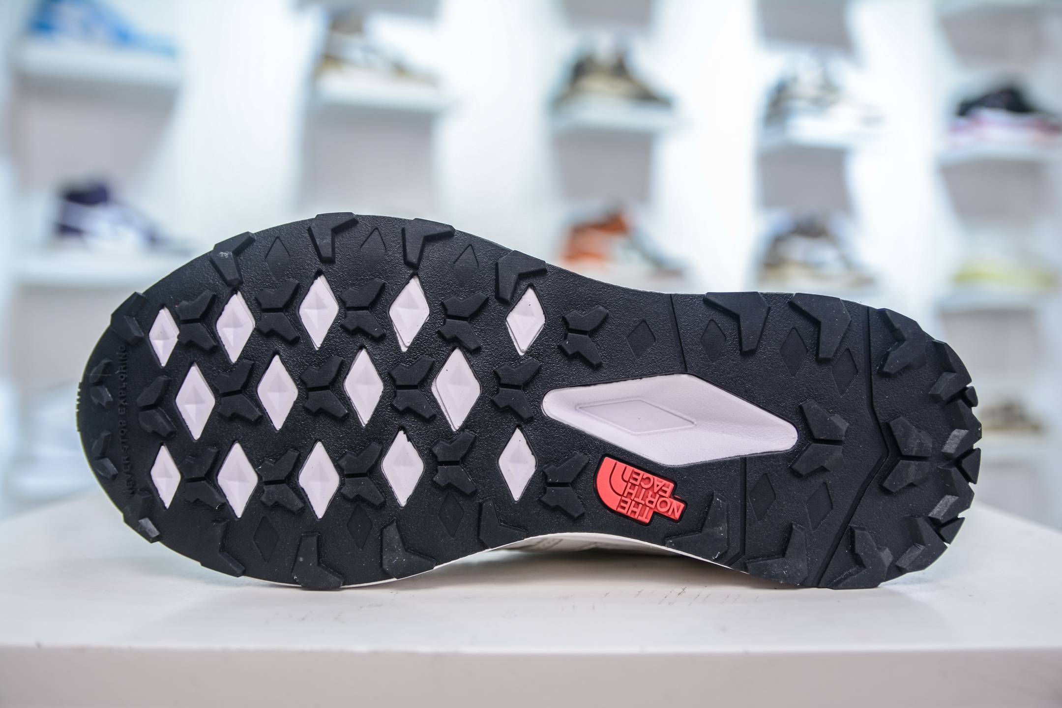 180 THE NORTH FACE SOLID TECH 北面柔软舒适防滑耐磨低帮生活休闲鞋 NS93R41L-Chinese UA Cheap High Quatity Brand Clothes Bags handbags Sneakers wholesale wholesaler seller from China Factory suppliers Fashion Clothing Shoes best Quality Beautiful Price 180 THE NORTH FACE SOLID TECH 北面柔软舒适防滑耐磨低帮生活休闲鞋 NS93R41L