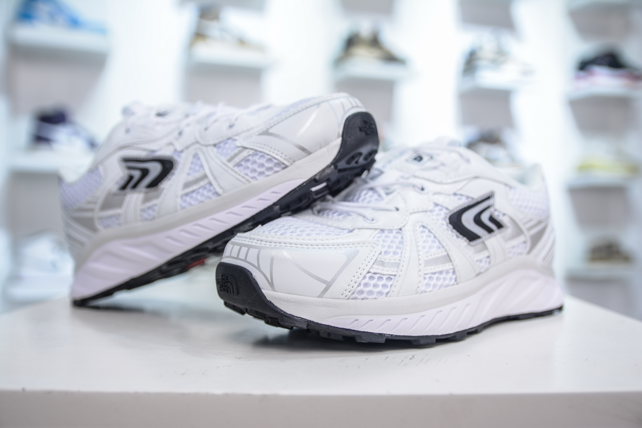 180 THE NORTH FACE SOLID TECH 北面柔软舒适防滑耐磨低帮生活休闲鞋 NS93R41L-Chinese UA Cheap High Quatity Brand Clothes Bags handbags Sneakers wholesale wholesaler seller from China Factory suppliers Fashion Clothing Shoes best Quality Beautiful Price 180 THE NORTH FACE SOLID TECH 北面柔软舒适防滑耐磨低帮生活休闲鞋 NS93R41L