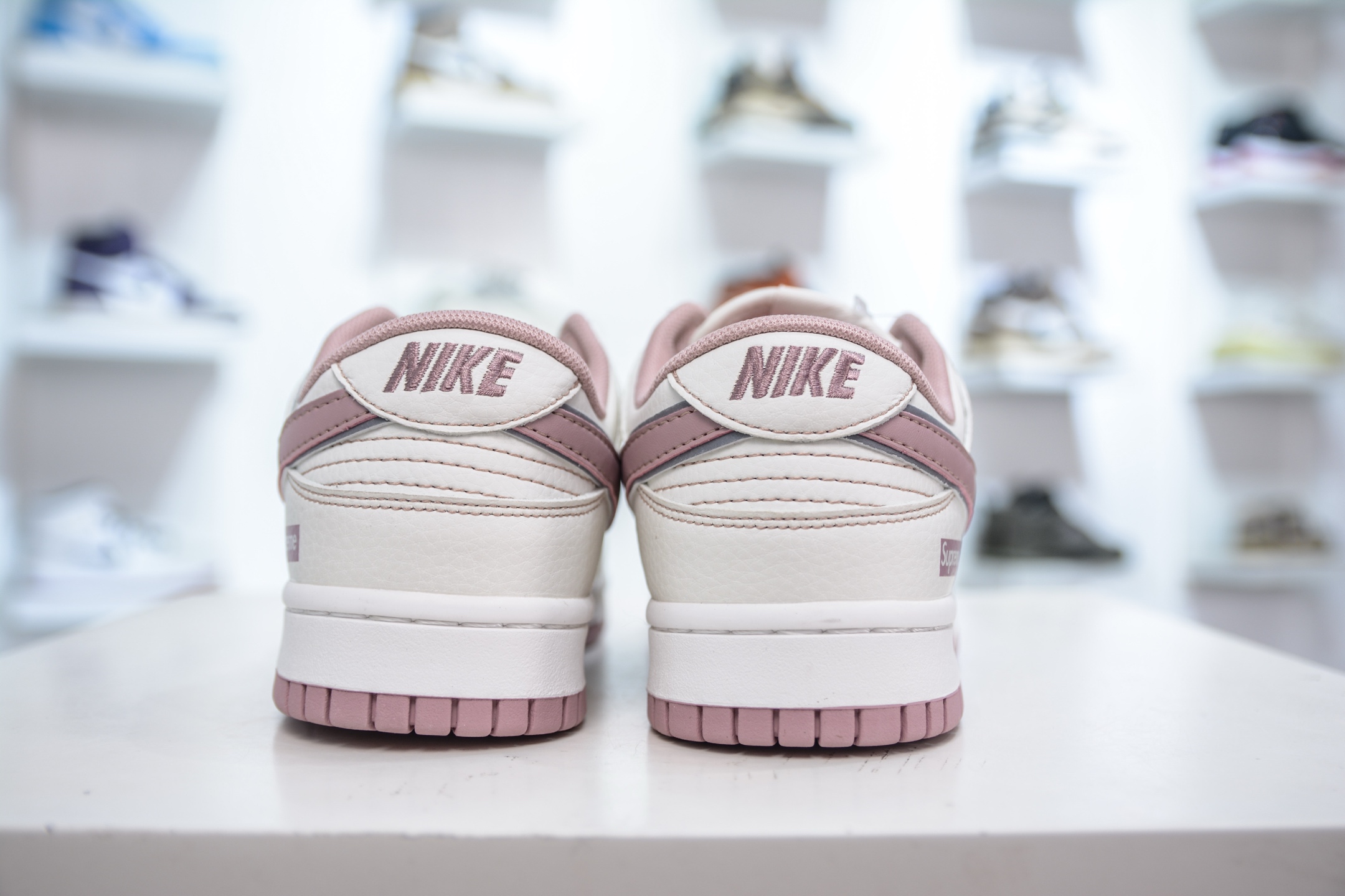 Nike SB Dunk Low x Supreme White/Pink Sneakers DY1503-006 Affordable Price 2 i1751038668479 3755 0 1