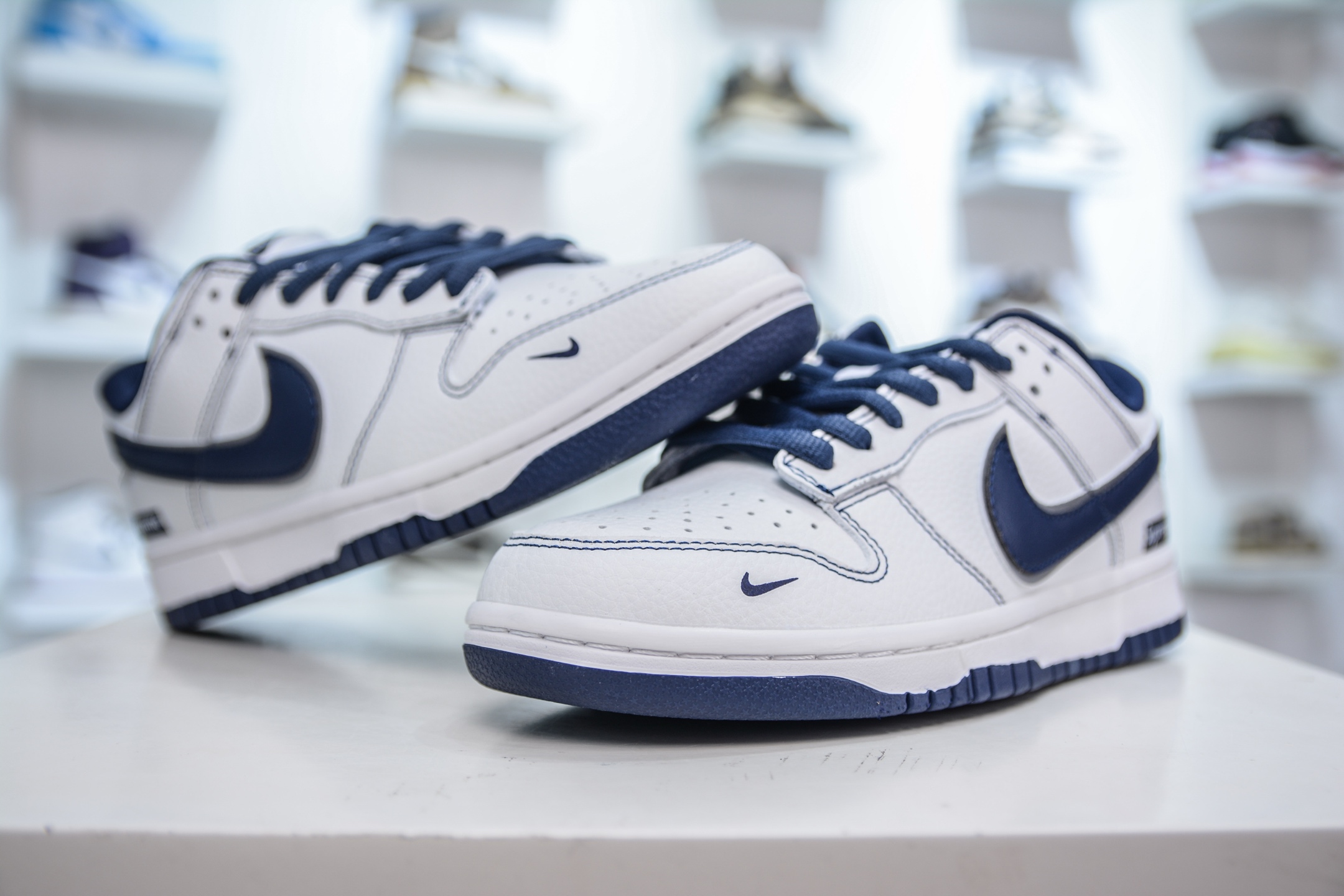 Nike SB Dunk Low x Supreme White Deep Blue - Premium Quality & Comfort 4 i1751038732686 5667 0 3