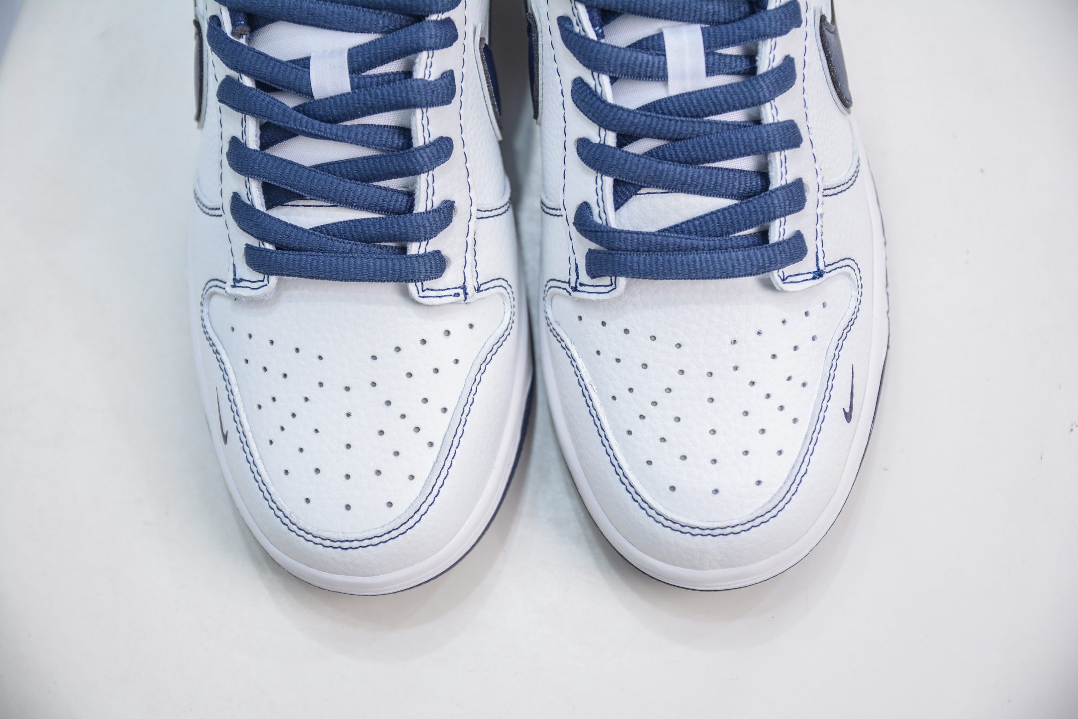 Nike SB Dunk Low x Supreme White Deep Blue - Premium Quality & Comfort 9 i1751038732696 3063 0 8