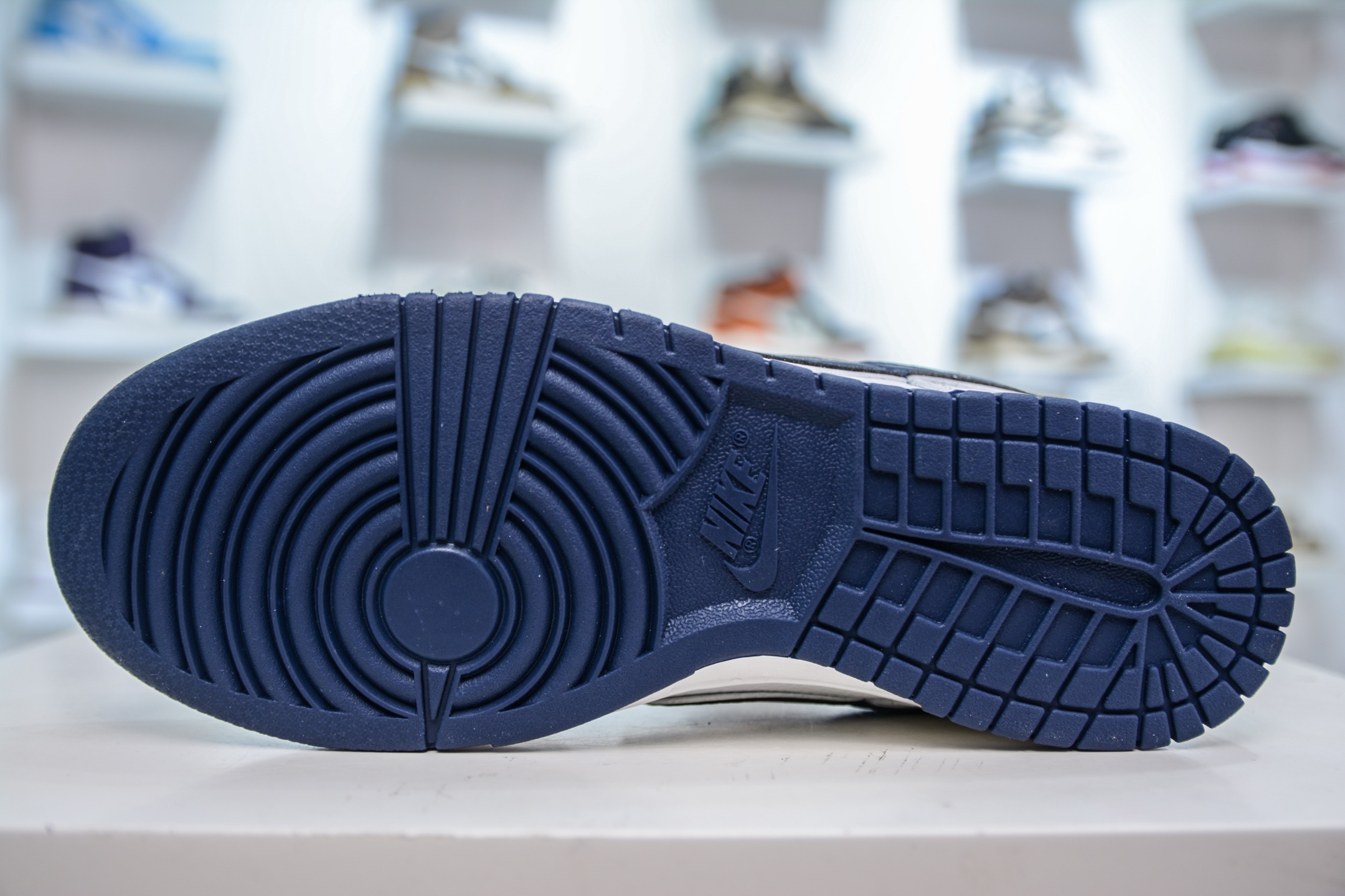 Nike SB Dunk Low x Supreme White Deep Blue - Premium Quality & Comfort 5 i1751038732710 49 0 4