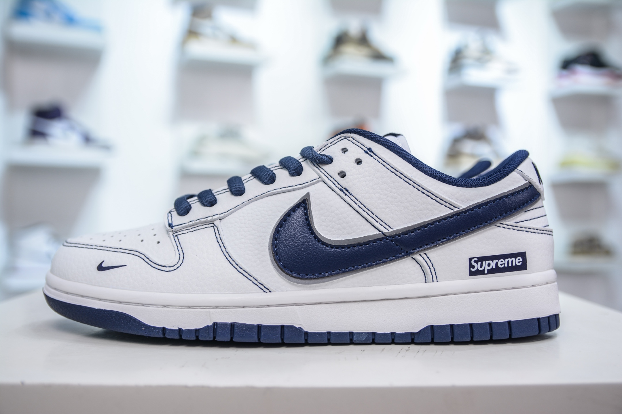 Nike SB Dunk Low x Supreme White Deep Blue - Premium Quality & Comfort 1 i1751038733925 2835 0 0