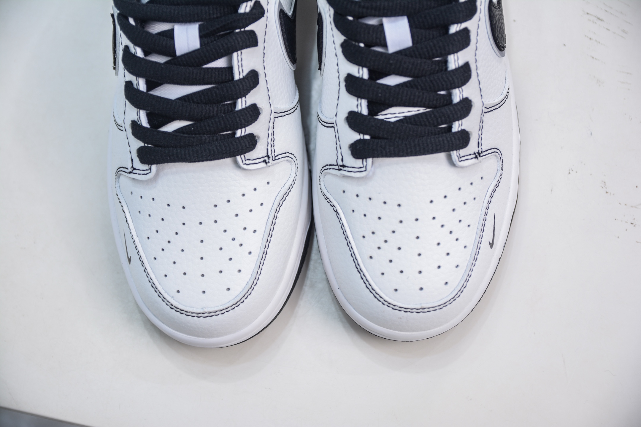 Nike SB Dunk Low x Supreme White Black (DY1503 100) - Premium Quality 9 i1751038790581 5485 0 8