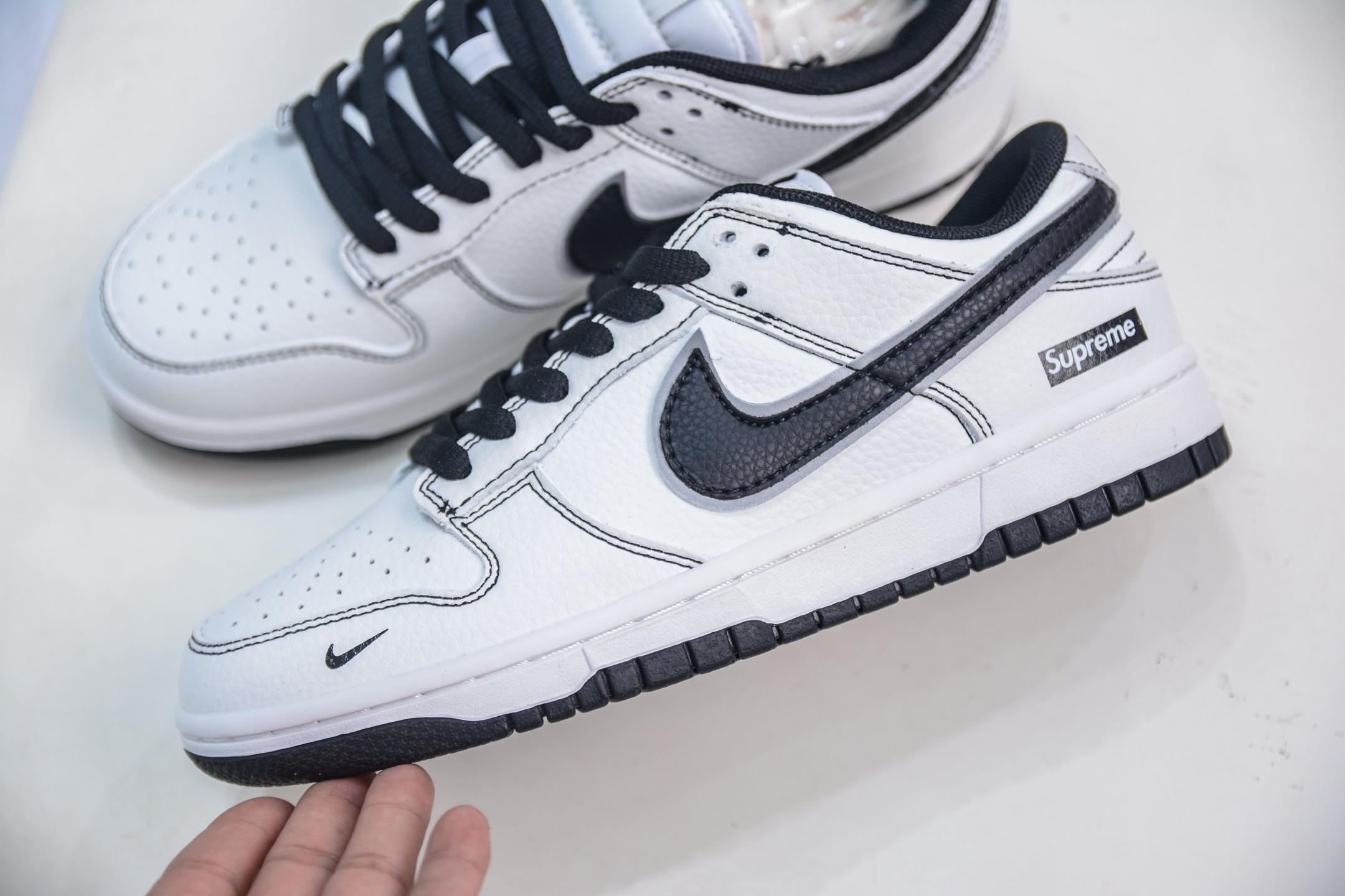 Nike SB Dunk Low x Supreme White Black (DY1503 100) - Premium Quality 7 i1751038790587 3758 0 6