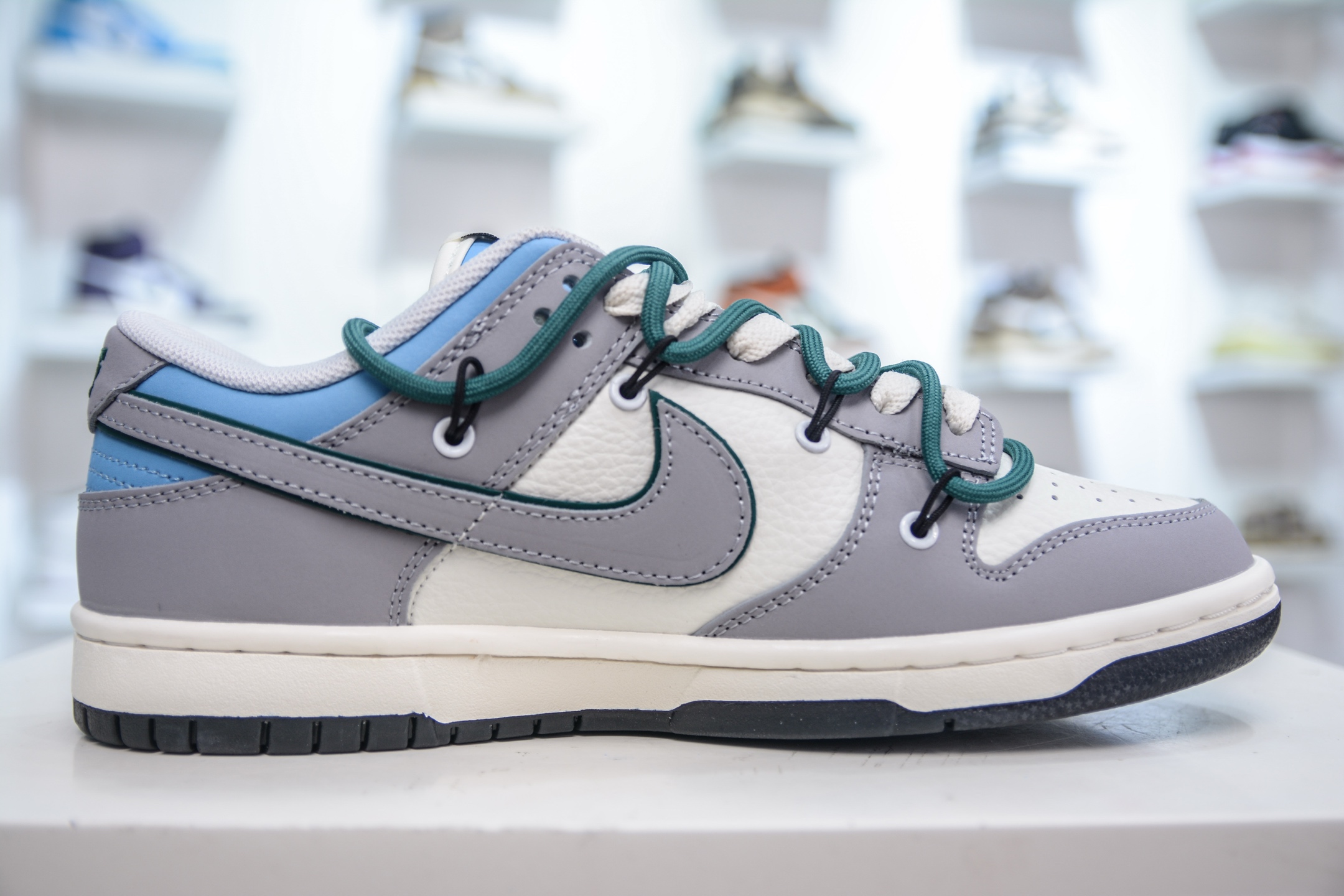 Nike SB Dunk Low x Stussy White Grey Blue: Premium Comfort and Style 4 i1751038905893 3067 0 2