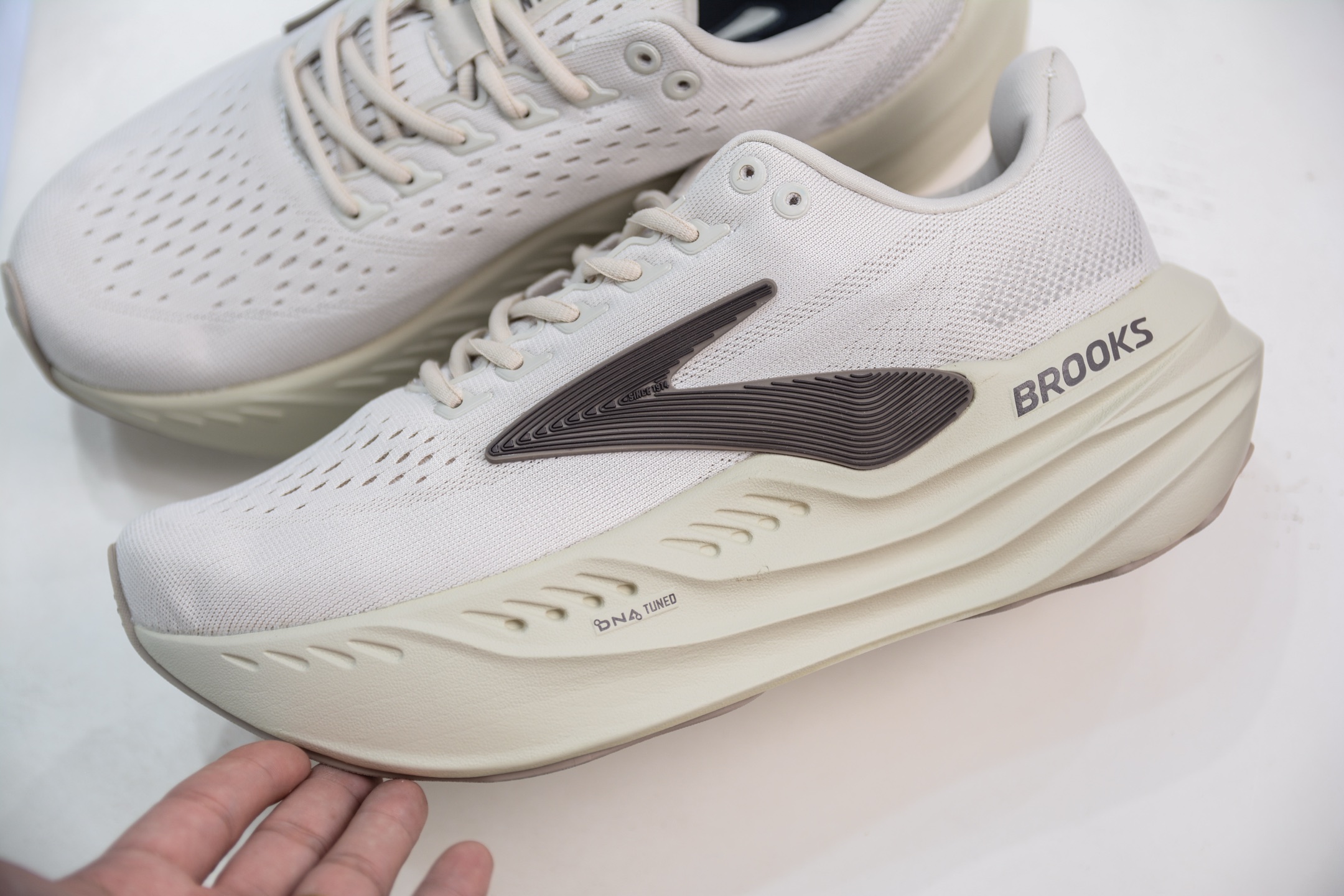 Brooks Glycerin Max Running Shoes: Comfort, Cushion, and Durable Outsole 8 i1751127384794 6359 0 6