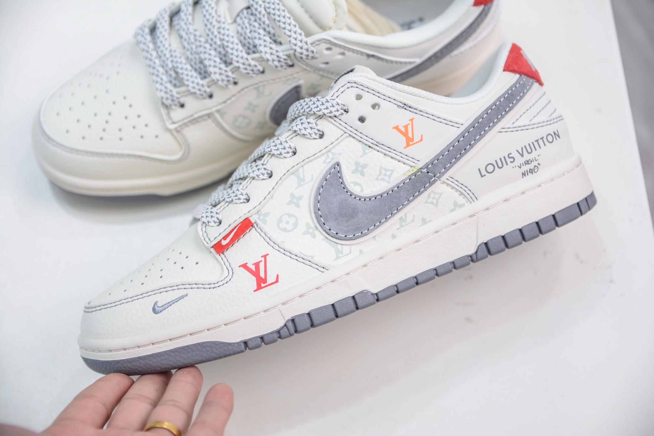 Nike SB Dunk Low x Louis Vuitton White Grey Red - Premium Collaboration 7 i1751127566309 7166 0 6