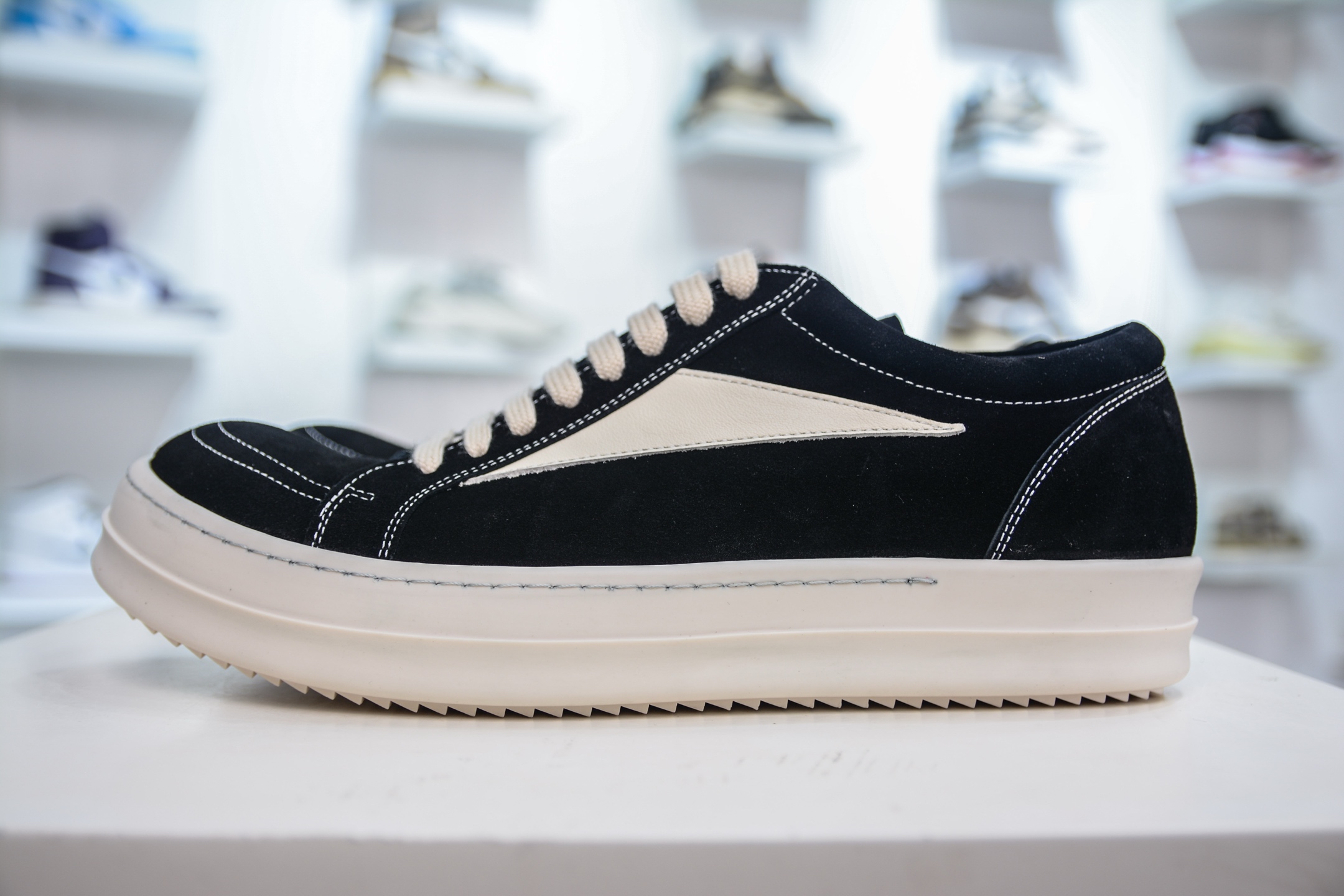 Rick Owens DRKSHDW Low Canvas Sneakers - Black/Milk - EU 38-46 2 i1751128219097 8929 0 0