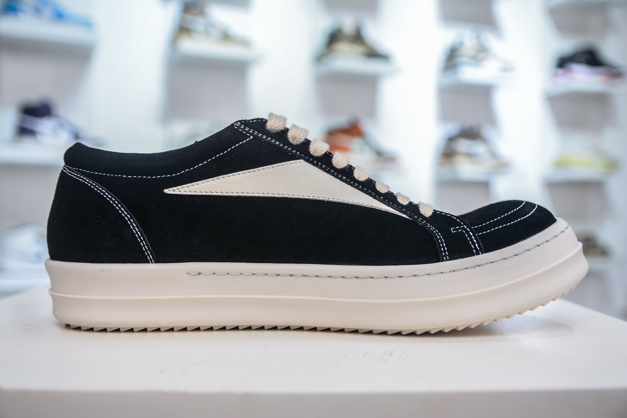 Rick Owens DRKSHDW Low Canvas Sneakers - Black/Milk - EU 38-46 4 i1751128219109 4559 0 2
