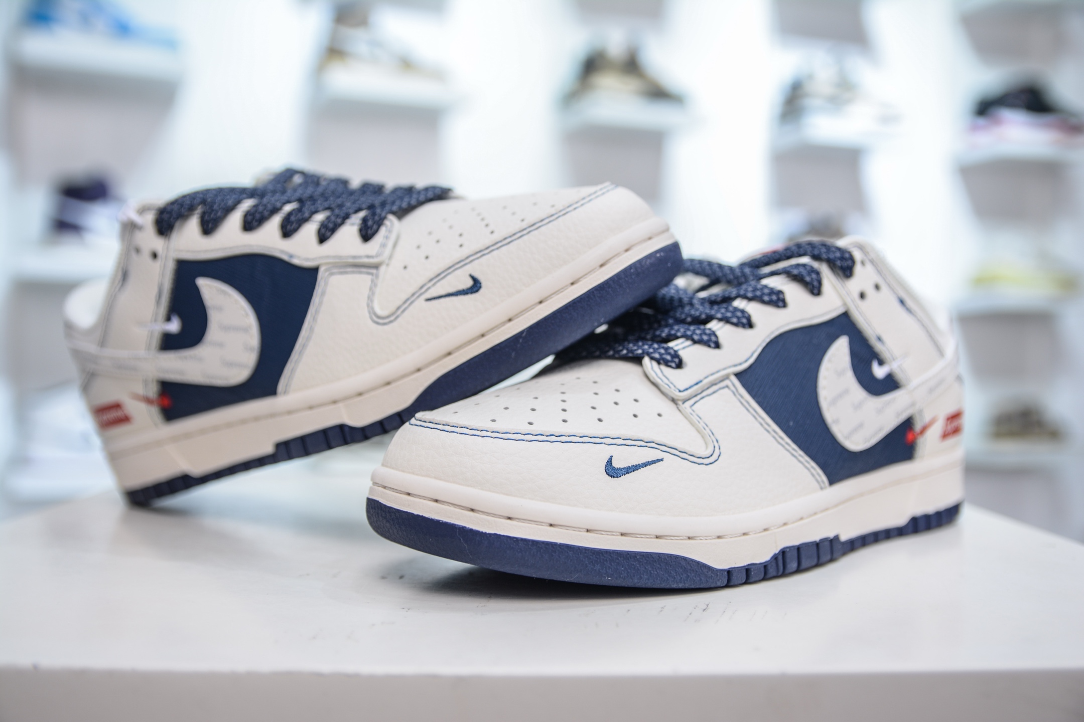 Nike SB Dunk Low x Supreme Collab - Cream/Navy, Premium Leather Sneakers 5 i1751128303169 7690 0 3