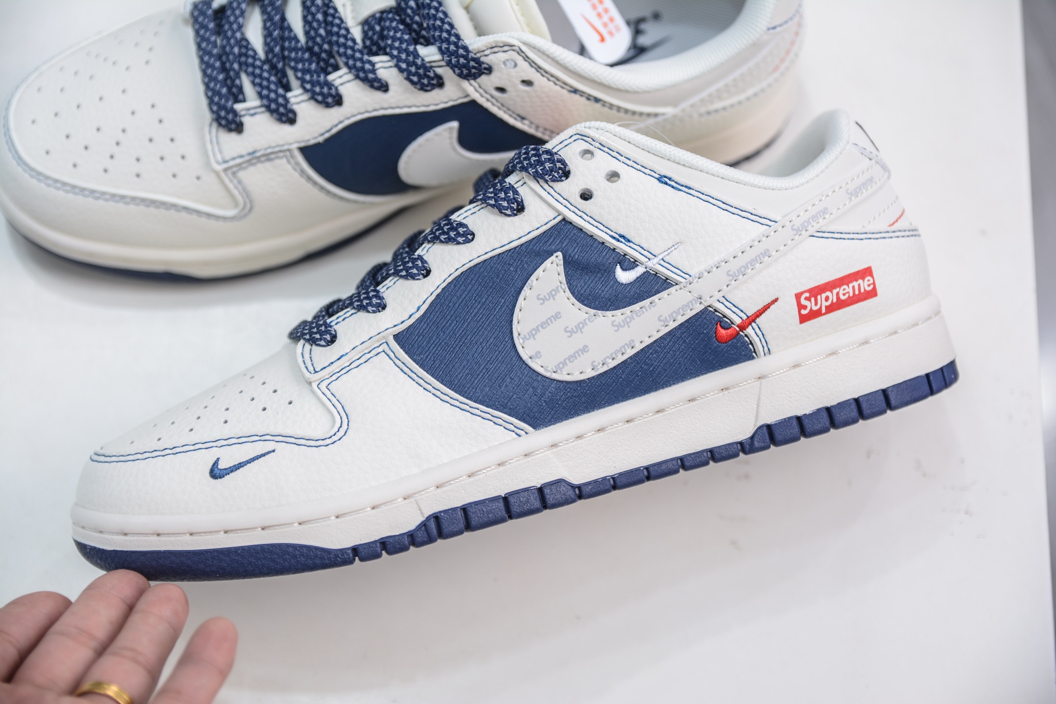 Nike SB Dunk Low x Supreme Collab - Cream/Navy, Premium Leather Sneakers 8 i1751128305628 1895 0 6