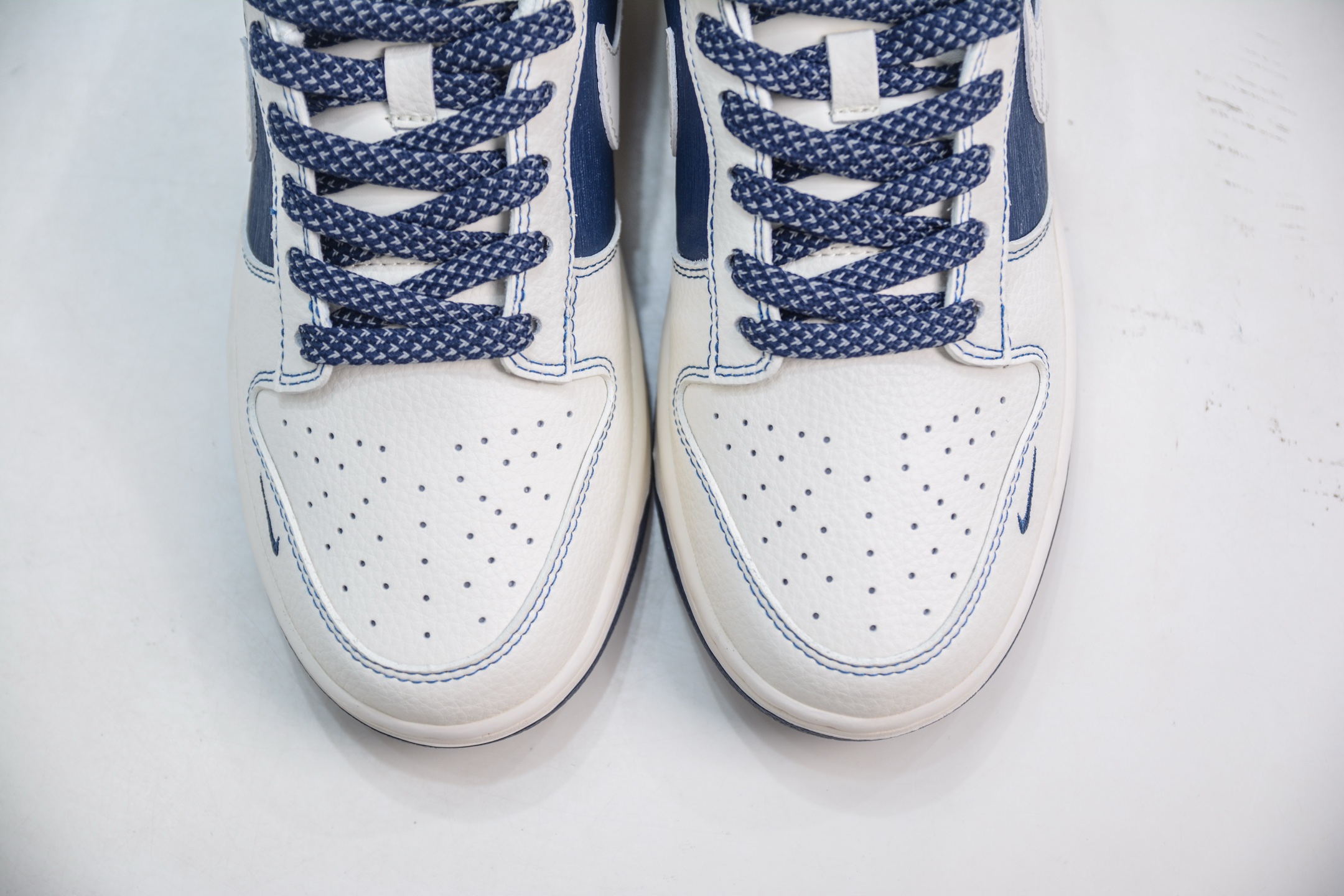 Nike SB Dunk Low x Supreme Collab - Cream/Navy, Premium Leather Sneakers 10 i1751128305646 7278 0 8