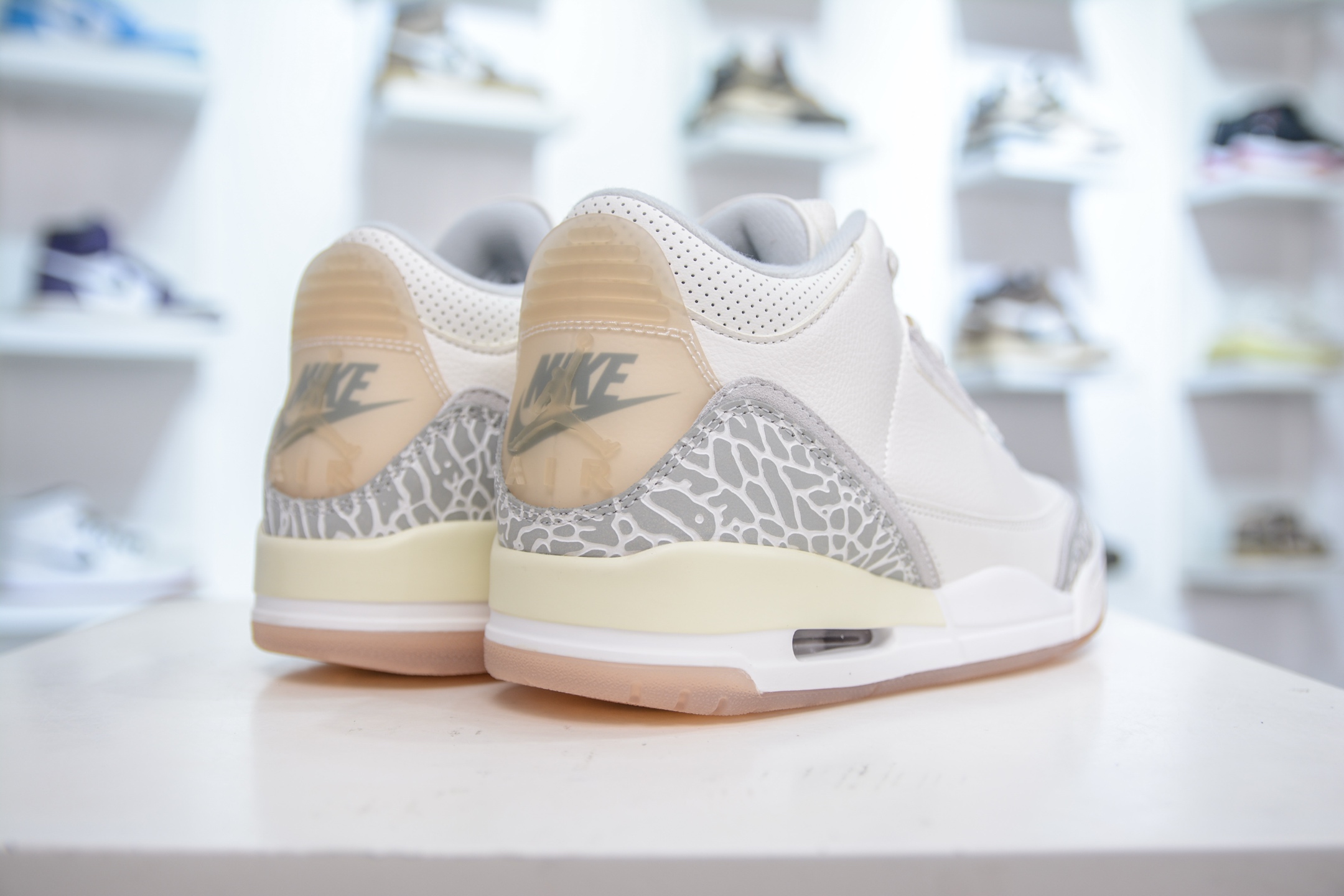 Air Jordan 3 Craft "Ivory" Premium Sneaker with Air Sole Cushioning 7 i1751128765224 4363 0 5