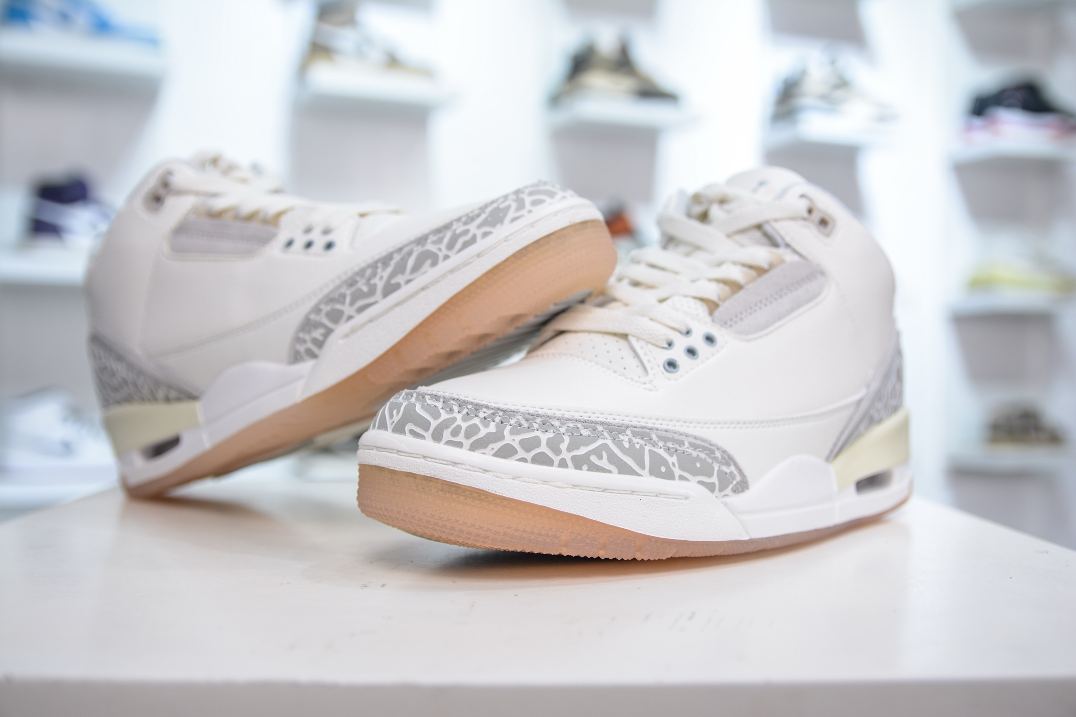 Air Jordan 3 Craft "Ivory" Premium Sneaker with Air Sole Cushioning 5 i1751128766310 2872 0 3