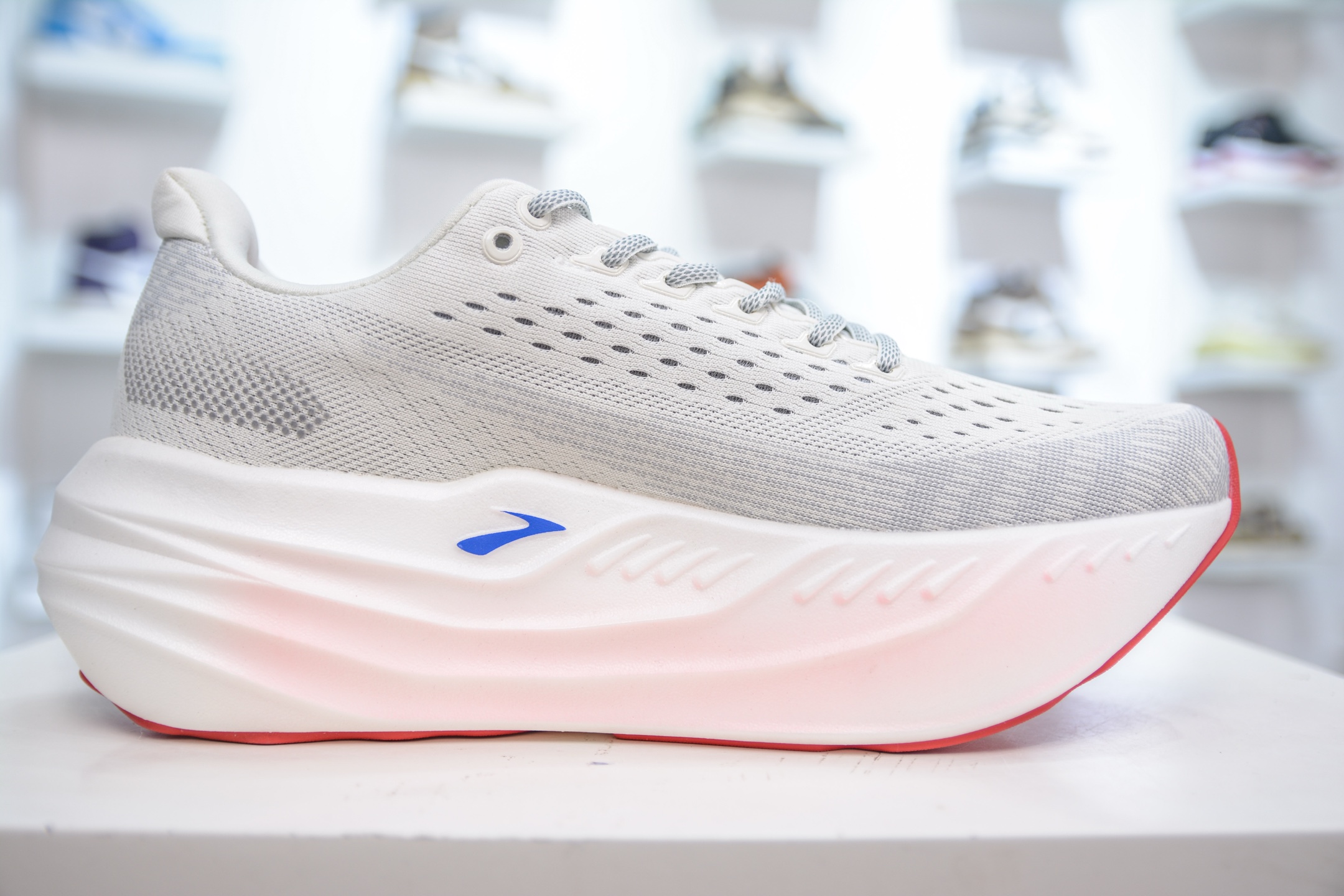 180 Brooks布鲁克斯 Glycerin max 舒适简约防滑耐磨低帮跑步鞋 120436B118-Chinese UA Cheap High Quatity Brand Clothes Bags handbags Sneakers wholesale wholesaler seller from China Factory suppliers Fashion Clothing Shoes best Quality Beautiful Price 180 Brooks布鲁克斯 Glycerin max 舒适简约防滑耐磨低帮跑步鞋 120436B118