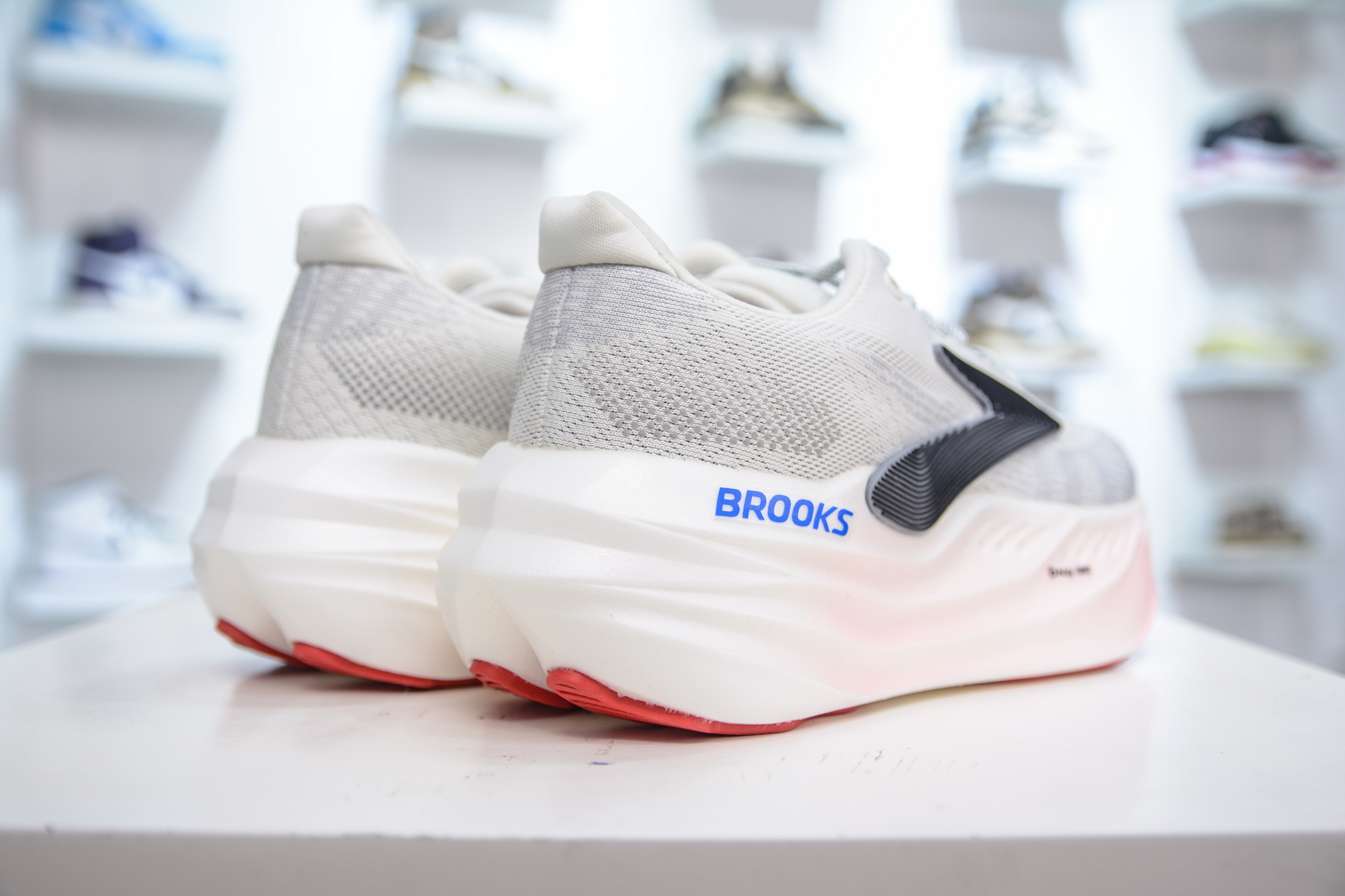 180 Brooks布鲁克斯 Glycerin max 舒适简约防滑耐磨低帮跑步鞋 120436B118-Chinese UA Cheap High Quatity Brand Clothes Bags handbags Sneakers wholesale wholesaler seller from China Factory suppliers Fashion Clothing Shoes best Quality Beautiful Price 180 Brooks布鲁克斯 Glycerin max 舒适简约防滑耐磨低帮跑步鞋 120436B118