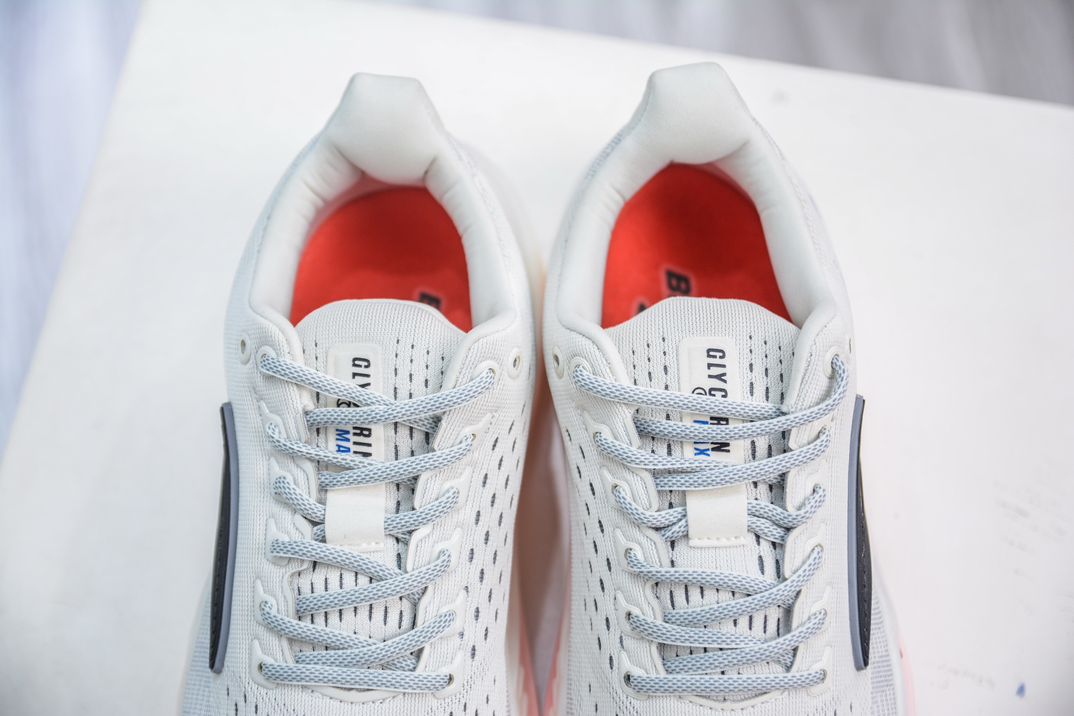 180 Brooks布鲁克斯 Glycerin max 舒适简约防滑耐磨低帮跑步鞋 120436B118-Chinese UA Cheap High Quatity Brand Clothes Bags handbags Sneakers wholesale wholesaler seller from China Factory suppliers Fashion Clothing Shoes best Quality Beautiful Price 180 Brooks布鲁克斯 Glycerin max 舒适简约防滑耐磨低帮跑步鞋 120436B118