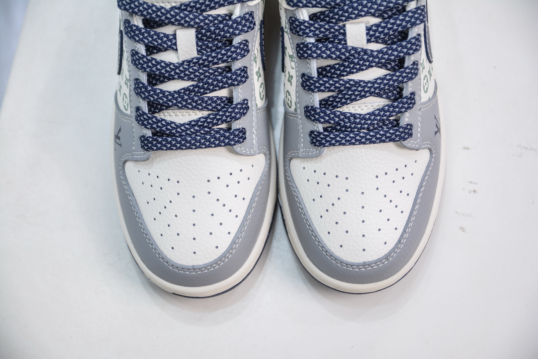 280 Nike SB Dunk Low x Louis Vuitton LV联名-灰白蓝 XX3168-161-Chinese UA Cheap High Quatity Brand Clothes Bags handbags Sneakers wholesale wholesaler seller from China Factory suppliers Fashion Clothing Shoes best Quality Beautiful Price 280 Nike SB Dunk Low x Louis Vuitton LV联名-灰白蓝 XX3168-161