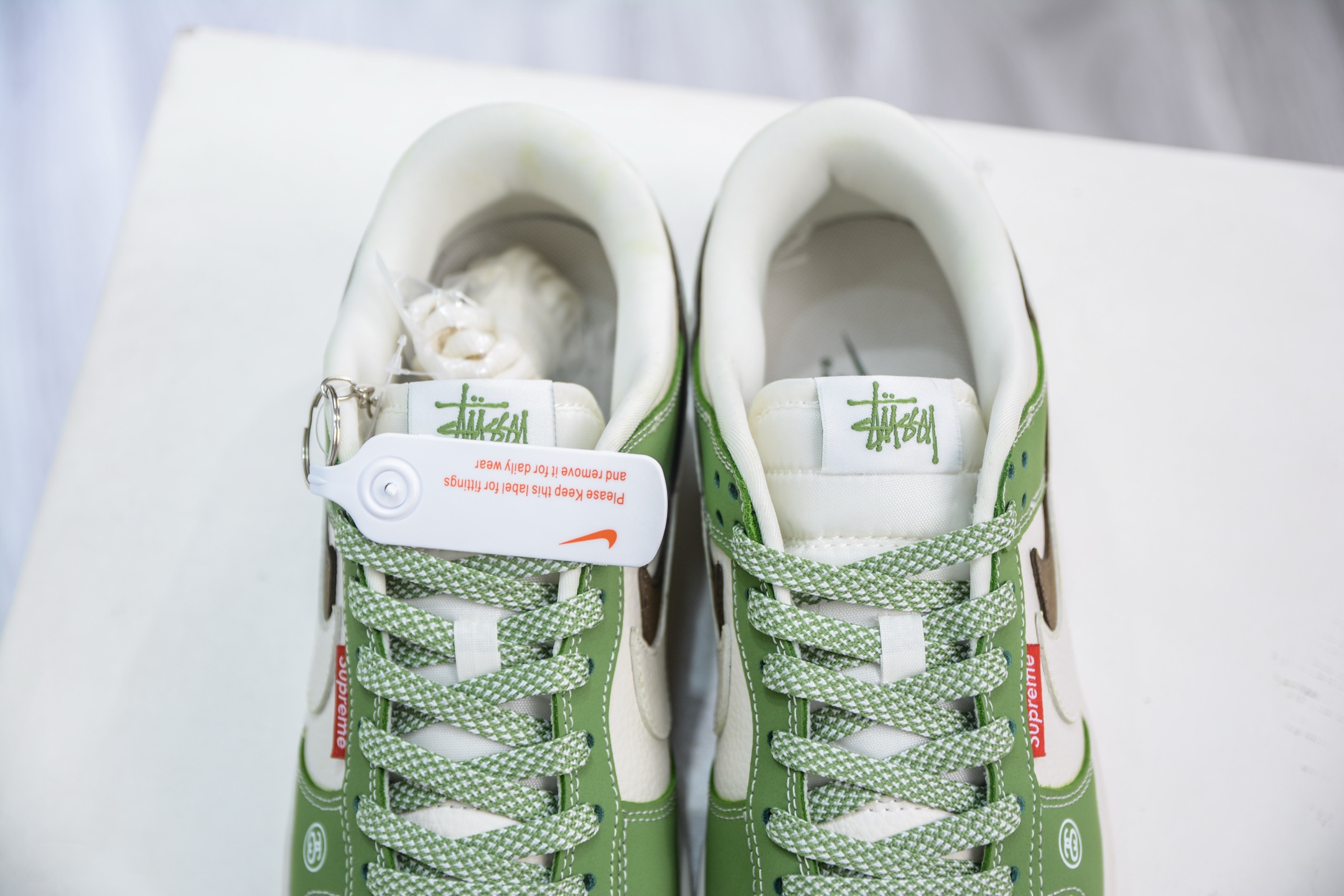 280 Nike SB Dunk Low x Stussy 斯图西联名-绿白棕双钩 LW1818-120-Chinese UA Cheap High Quatity Brand Clothes Bags handbags Sneakers wholesale wholesaler seller from China Factory suppliers Fashion Clothing Shoes best Quality Beautiful Price 280 Nike SB Dunk Low x Stussy 斯图西联名-绿白棕双钩 LW1818-120