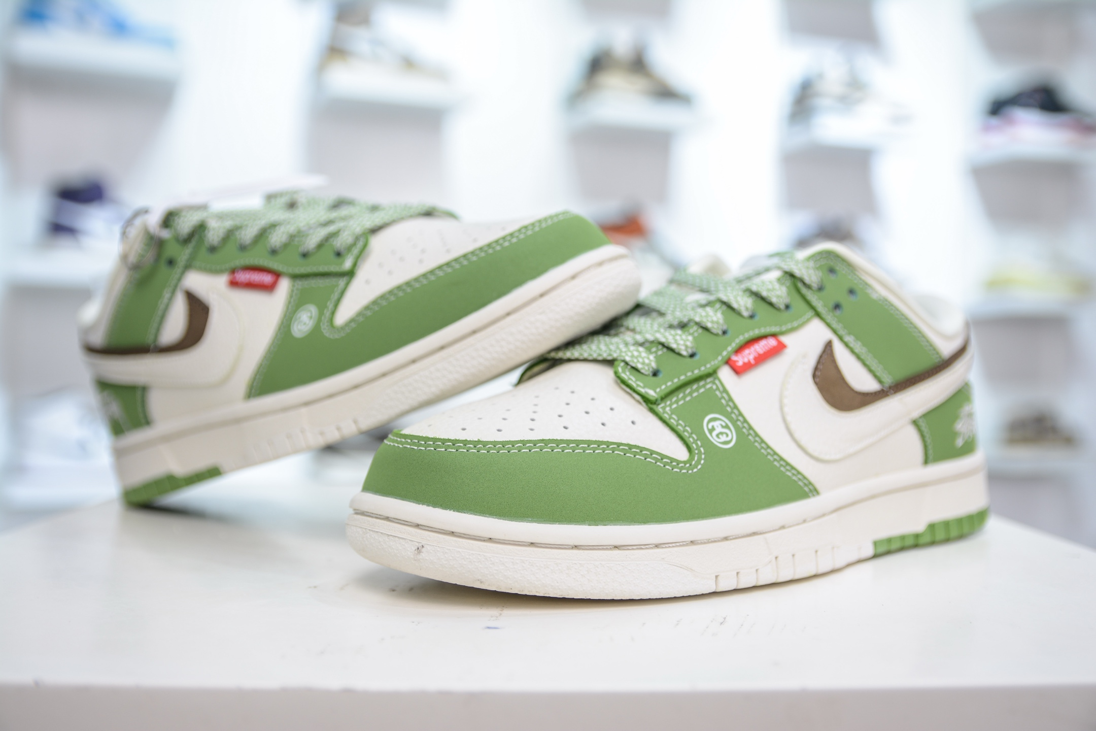 280 Nike SB Dunk Low x Stussy 斯图西联名-绿白棕双钩 LW1818-120-Chinese UA Cheap High Quatity Brand Clothes Bags handbags Sneakers wholesale wholesaler seller from China Factory suppliers Fashion Clothing Shoes best Quality Beautiful Price 280 Nike SB Dunk Low x Stussy 斯图西联名-绿白棕双钩 LW1818-120