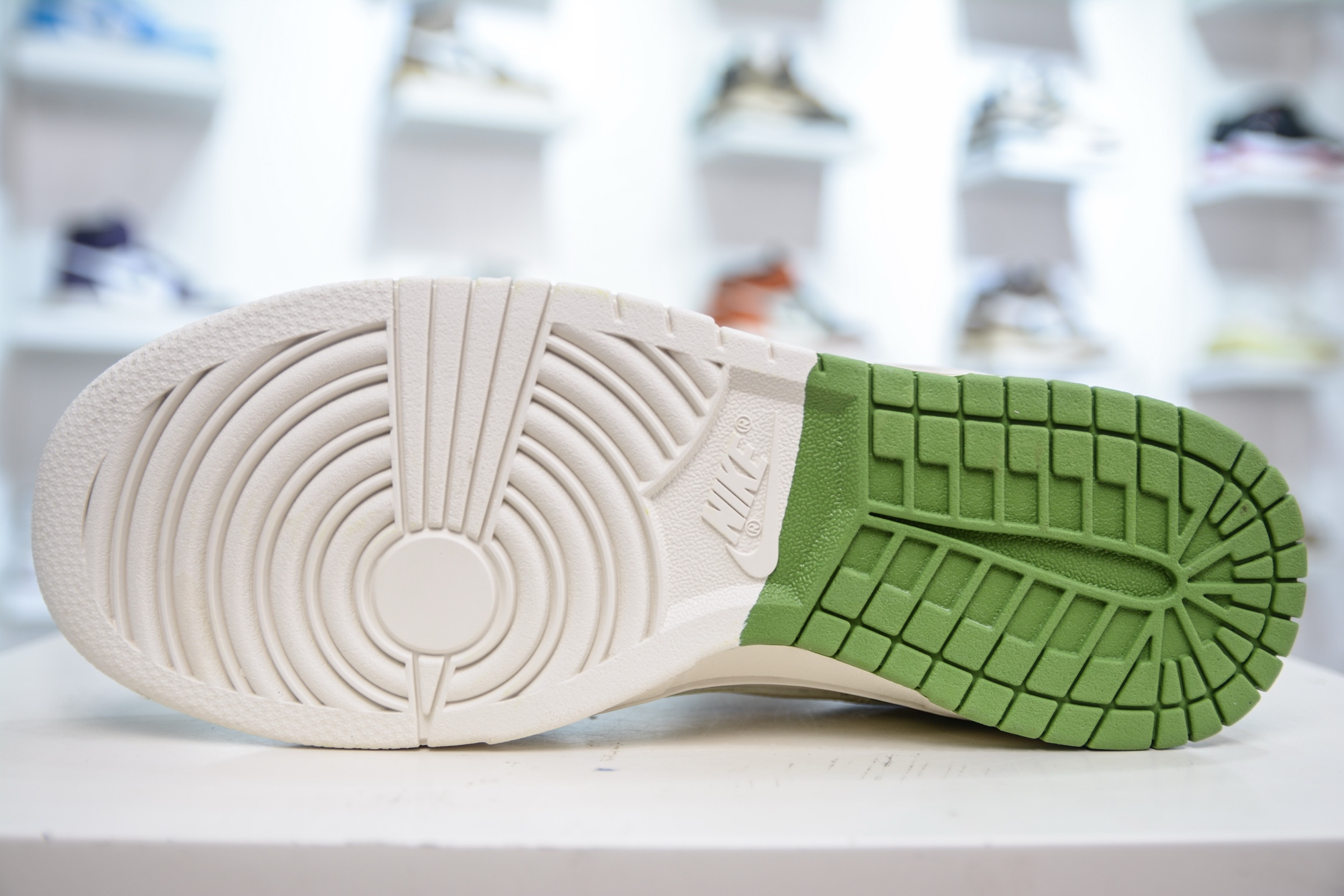 280 Nike SB Dunk Low x Stussy 斯图西联名-绿白棕双钩 LW1818-120-Chinese UA Cheap High Quatity Brand Clothes Bags handbags Sneakers wholesale wholesaler seller from China Factory suppliers Fashion Clothing Shoes best Quality Beautiful Price 280 Nike SB Dunk Low x Stussy 斯图西联名-绿白棕双钩 LW1818-120