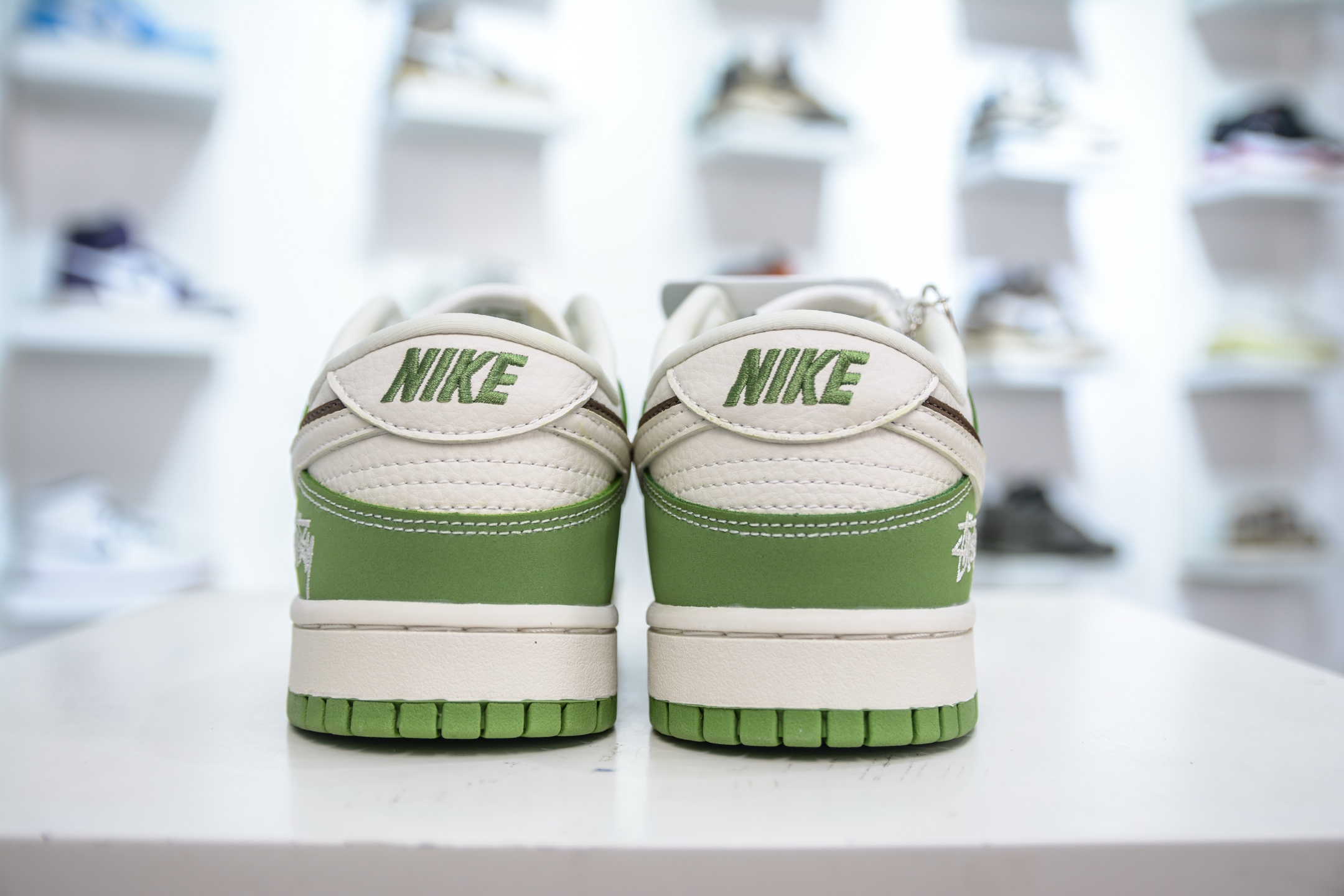 280 Nike SB Dunk Low x Stussy 斯图西联名-绿白棕双钩 LW1818-120-Chinese UA Cheap High Quatity Brand Clothes Bags handbags Sneakers wholesale wholesaler seller from China Factory suppliers Fashion Clothing Shoes best Quality Beautiful Price 280 Nike SB Dunk Low x Stussy 斯图西联名-绿白棕双钩 LW1818-120
