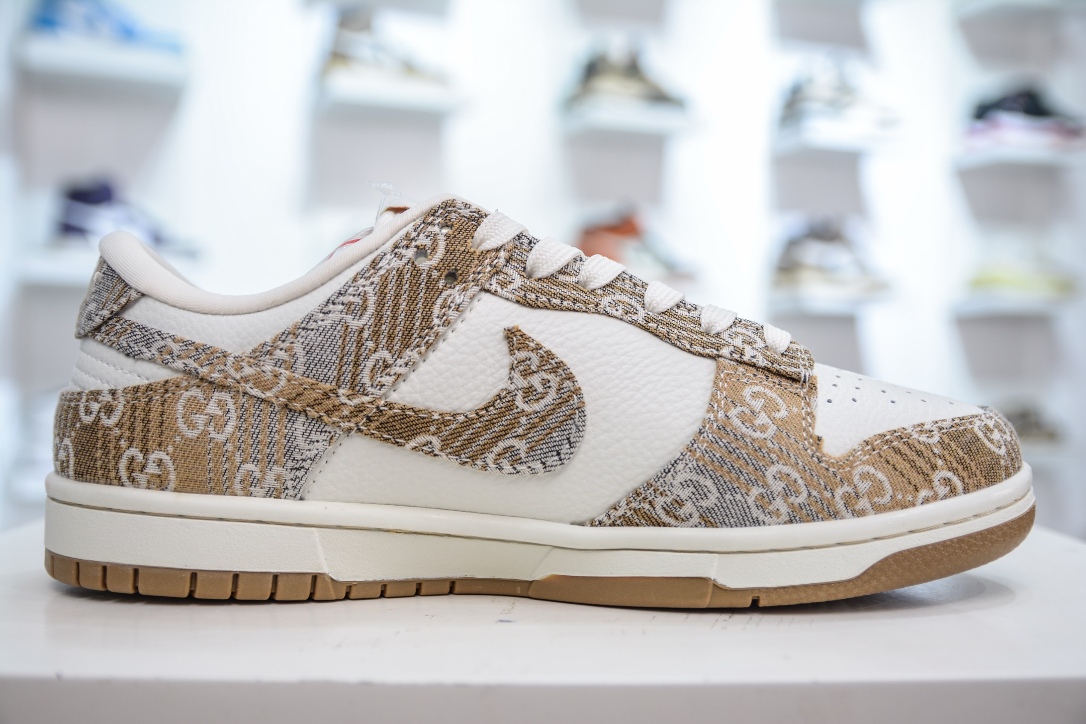 280 Nike SB Dunk Low x GUCCI 古驰联名-白卡其灰牛仔 SC9207-421-Chinese UA Cheap High Quatity Brand Clothes Bags handbags Sneakers wholesale wholesaler seller from China Factory suppliers Fashion Clothing Shoes best Quality Beautiful Price 280 Nike SB Dunk Low x GUCCI 古驰联名-白卡其灰牛仔 SC9207-421