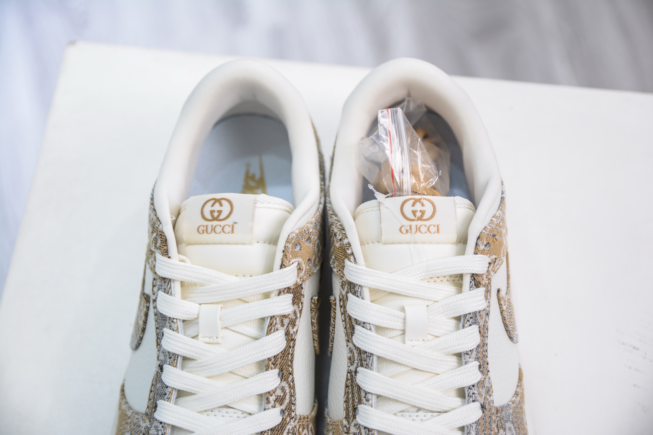 280 Nike SB Dunk Low x GUCCI 古驰联名-白卡其灰牛仔 SC9207-421-Chinese UA Cheap High Quatity Brand Clothes Bags handbags Sneakers wholesale wholesaler seller from China Factory suppliers Fashion Clothing Shoes best Quality Beautiful Price 280 Nike SB Dunk Low x GUCCI 古驰联名-白卡其灰牛仔 SC9207-421