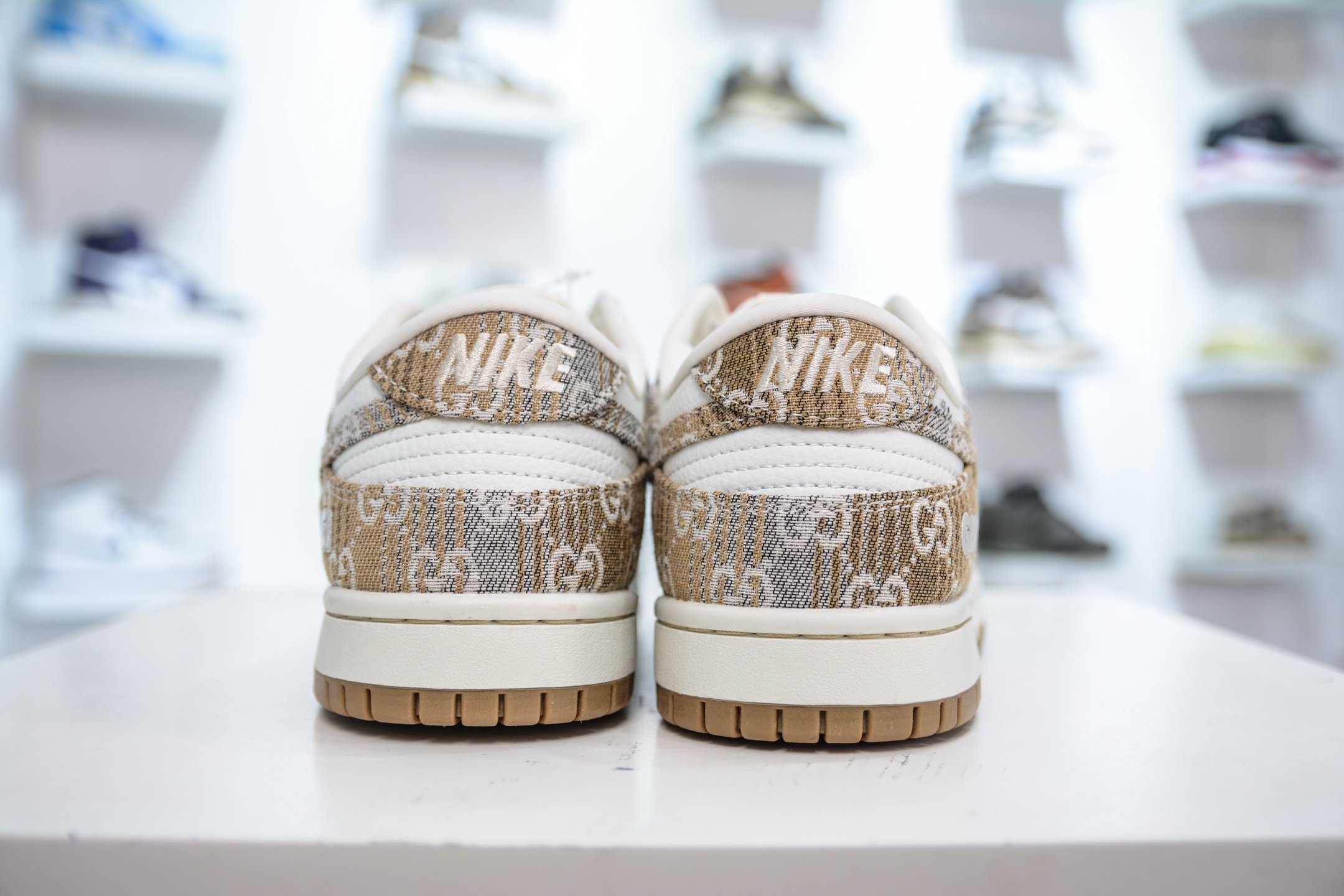 280 Nike SB Dunk Low x GUCCI 古驰联名-白卡其灰牛仔 SC9207-421-Chinese UA Cheap High Quatity Brand Clothes Bags handbags Sneakers wholesale wholesaler seller from China Factory suppliers Fashion Clothing Shoes best Quality Beautiful Price 280 Nike SB Dunk Low x GUCCI 古驰联名-白卡其灰牛仔 SC9207-421