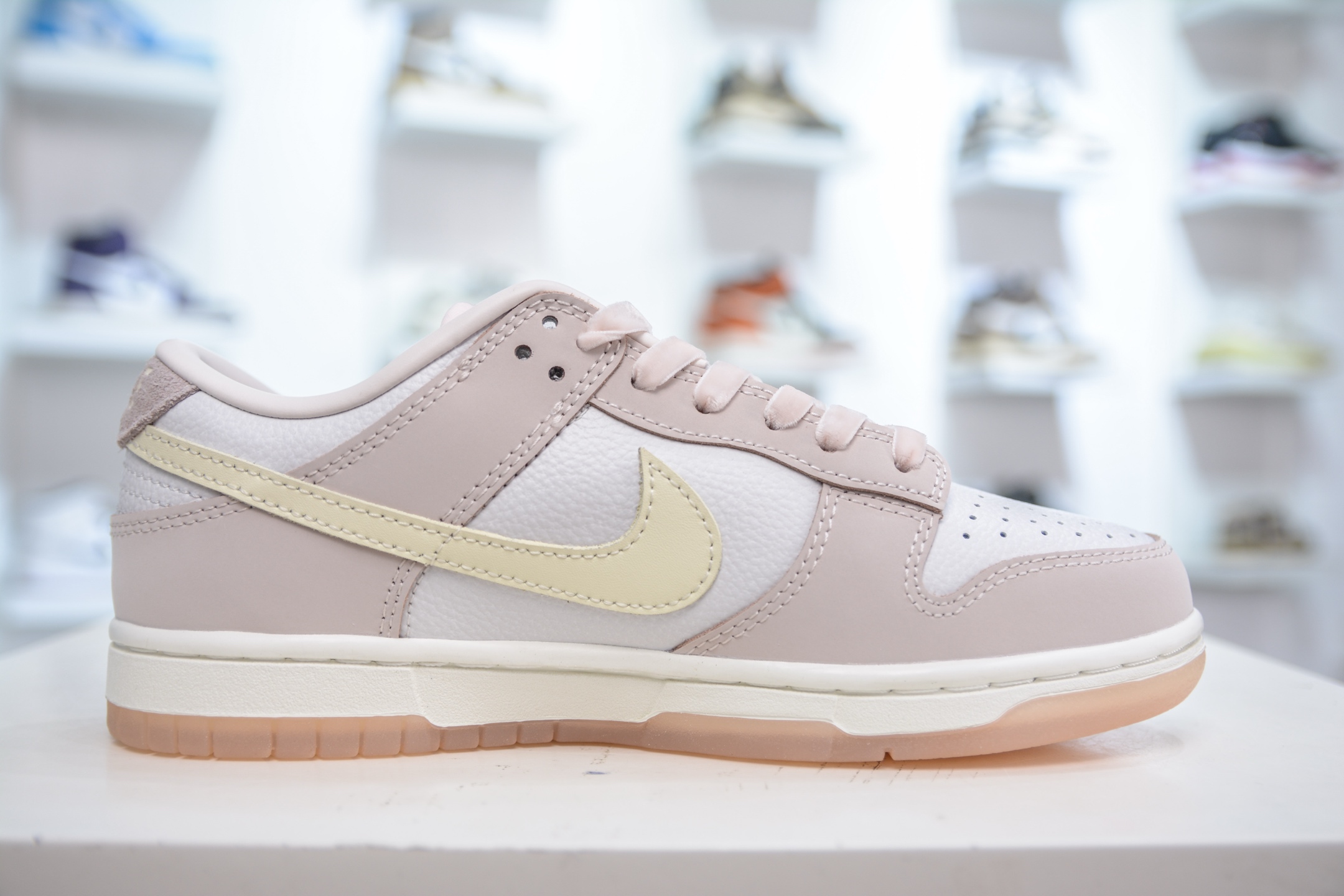 180 Nike Dunk Low 柔粉 FB7910-601-Chinese UA Cheap High Quatity Brand Clothes Bags handbags Sneakers wholesale wholesaler seller from China Factory suppliers Fashion Clothing Shoes best Quality Beautiful Price 180 Nike Dunk Low 柔粉 FB7910-601