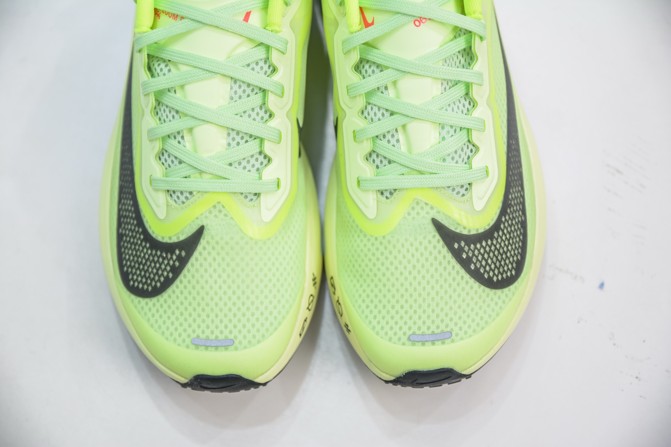 220 Nike Zoom Fly 6 耐克超弹轻盈跑步鞋 FN8454-701-Chinese UA Cheap High Quatity Brand Clothes Bags handbags Sneakers wholesale wholesaler seller from China Factory suppliers Fashion Clothing Shoes best Quality Beautiful Price 220 Nike Zoom Fly 6 耐克超弹轻盈跑步鞋 FN8454-701