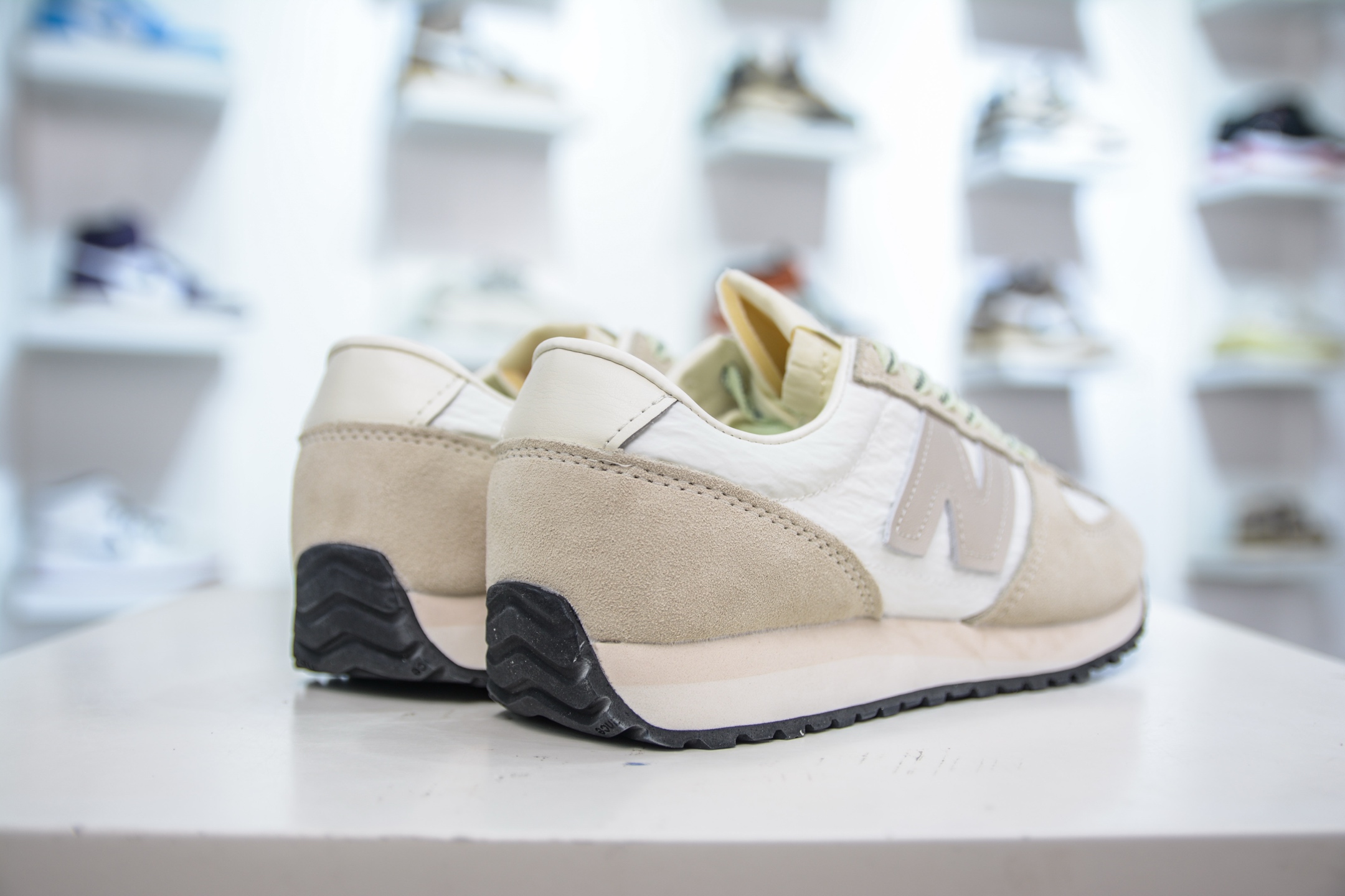 210 New Balance NB 471 新百伦织物牛剖层革春夏薄底鞋防滑耐磨平衡轻便低帮生活休闲鞋 U471AJ-Chinese UA Cheap High Quatity Brand Clothes Bags handbags Sneakers wholesale wholesaler seller from China Factory suppliers Fashion Clothing Shoes best Quality Beautiful Price 210 New Balance NB 471 新百伦织物牛剖层革春夏薄底鞋防滑耐磨平衡轻便低帮生活休闲鞋 U471AJ